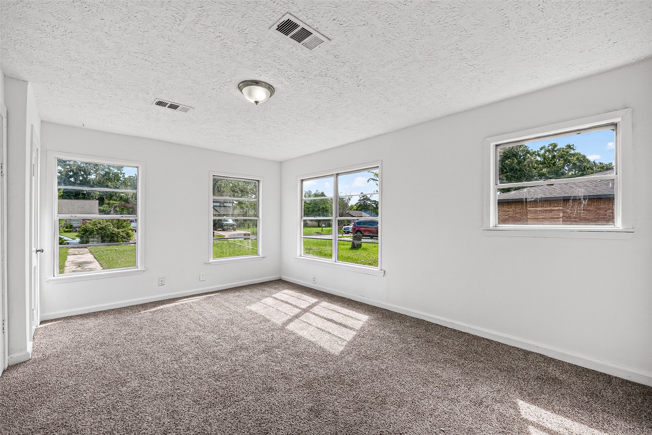 2101 E Fayle Street Property Photo 32