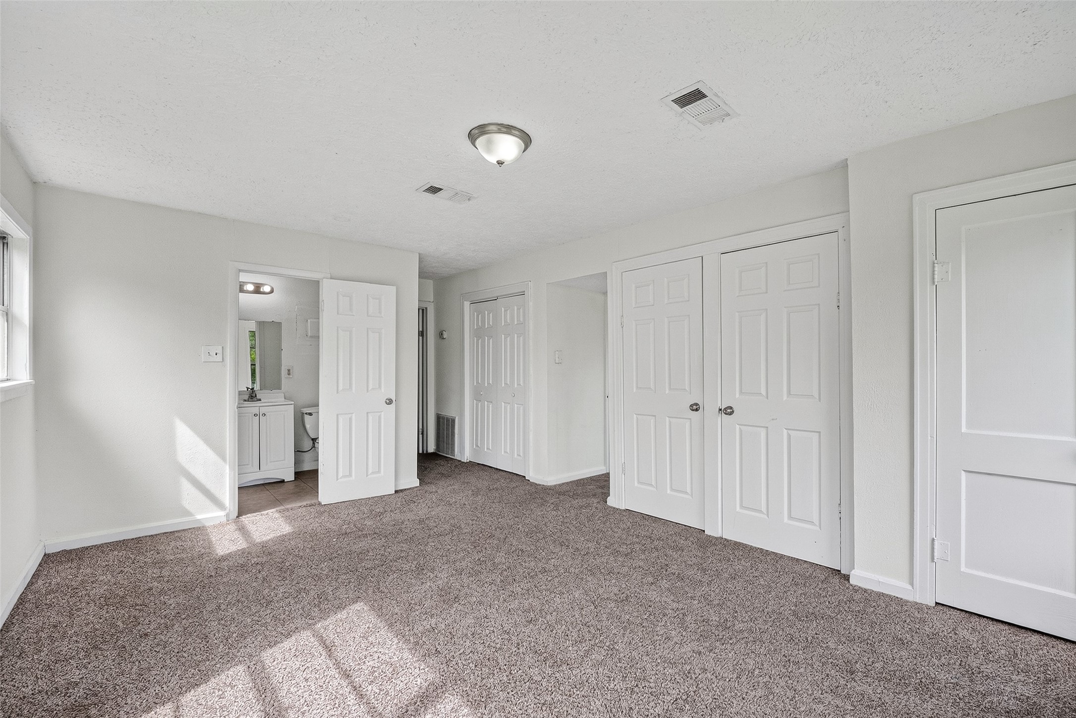 2101 E Fayle Street Property Photo 33