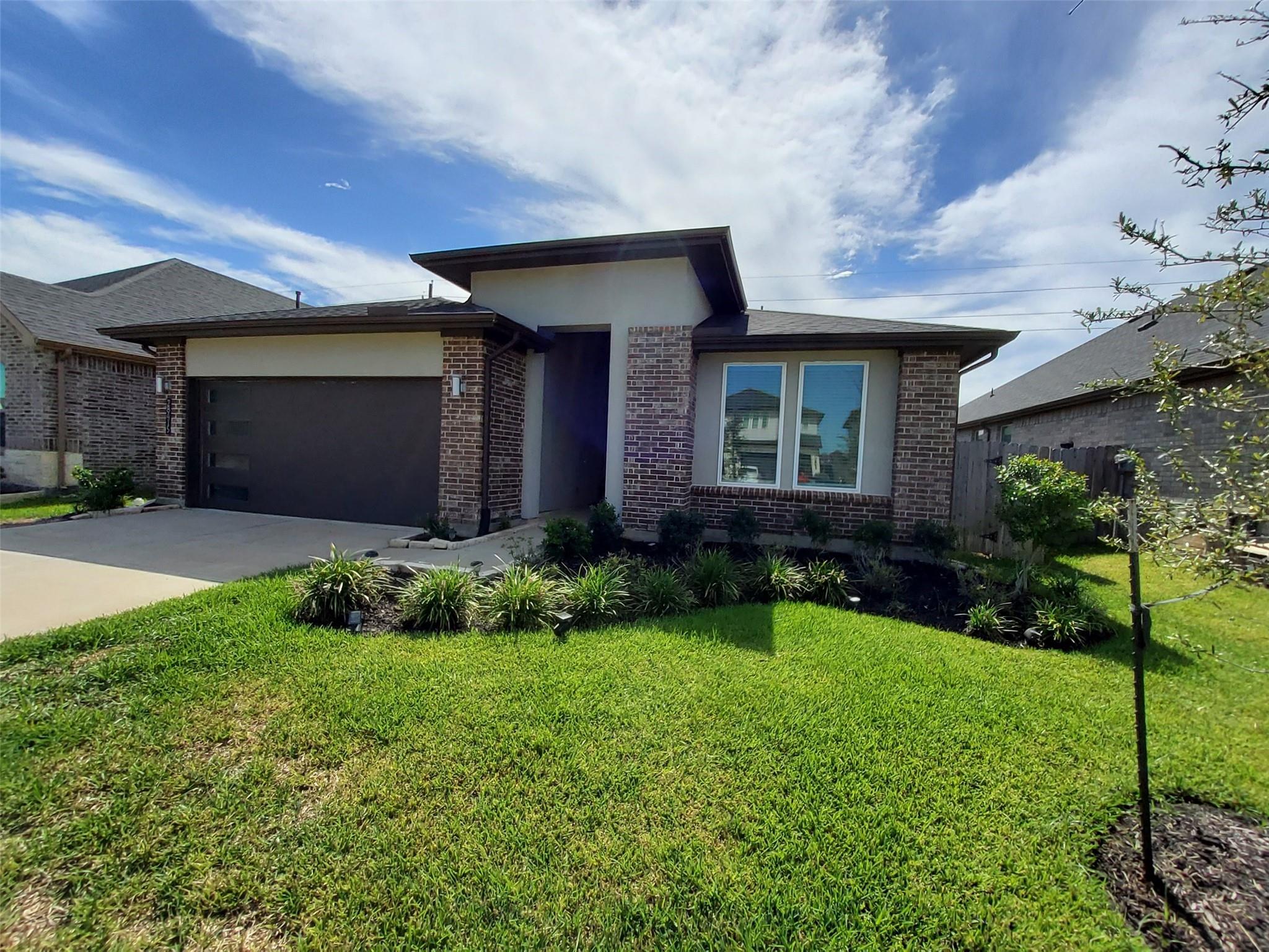 28415 Hannahs Harbor Lane Property Photo 2