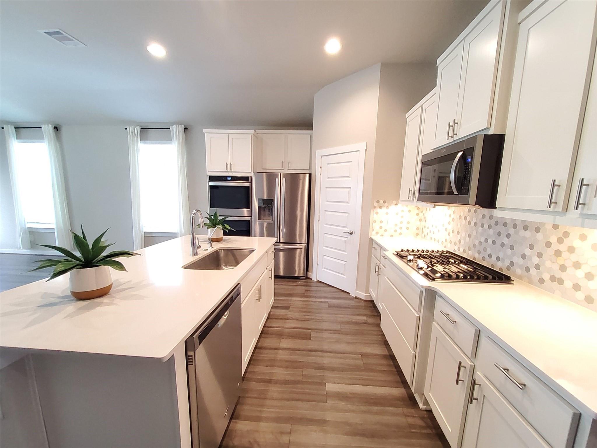 28415 Hannahs Harbor Lane Property Photo 7