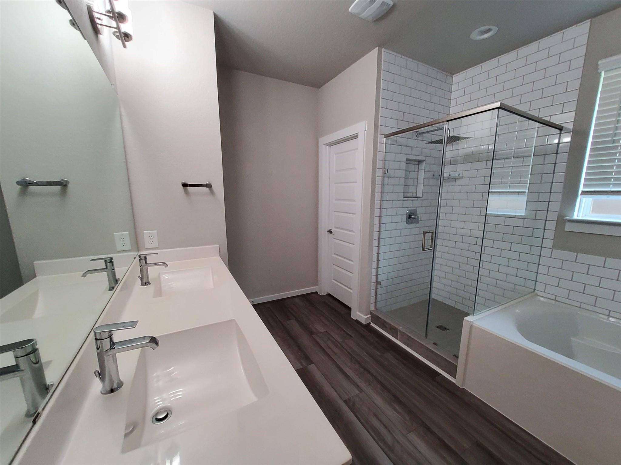 28415 Hannahs Harbor Lane Property Photo 32