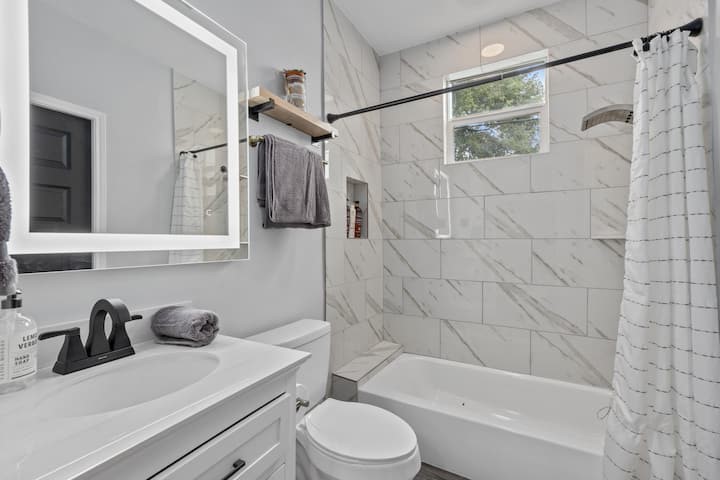 1015 Brooks Street Property Photo 15