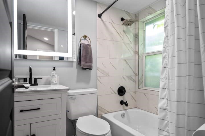 1015 Brooks Street Property Photo 16