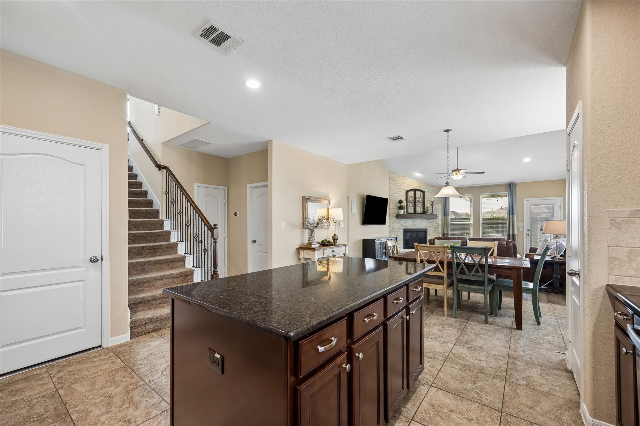 9961 Daisy Field Lane Property Photo 10