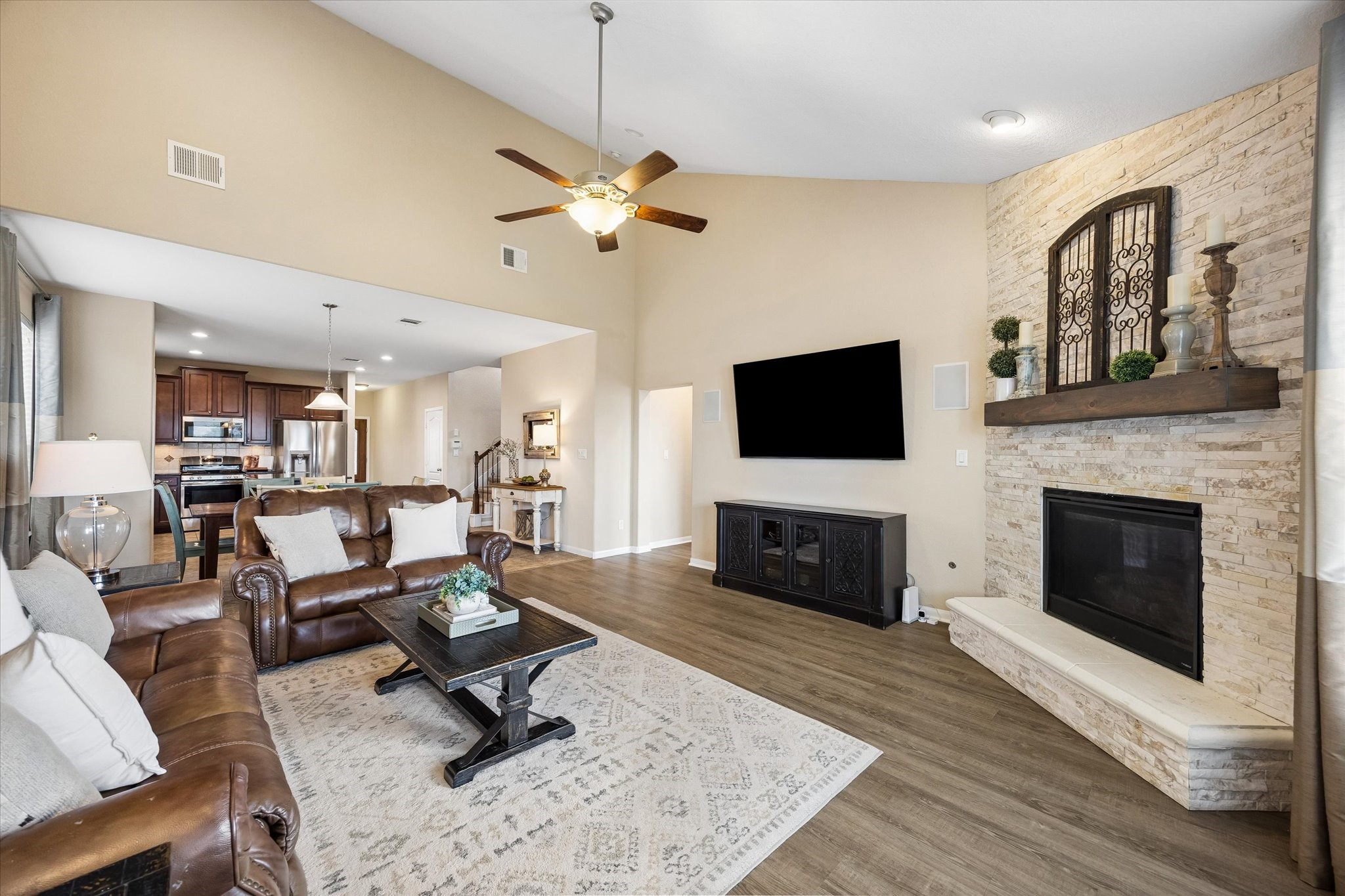 9961 Daisy Field Lane Property Photo 13