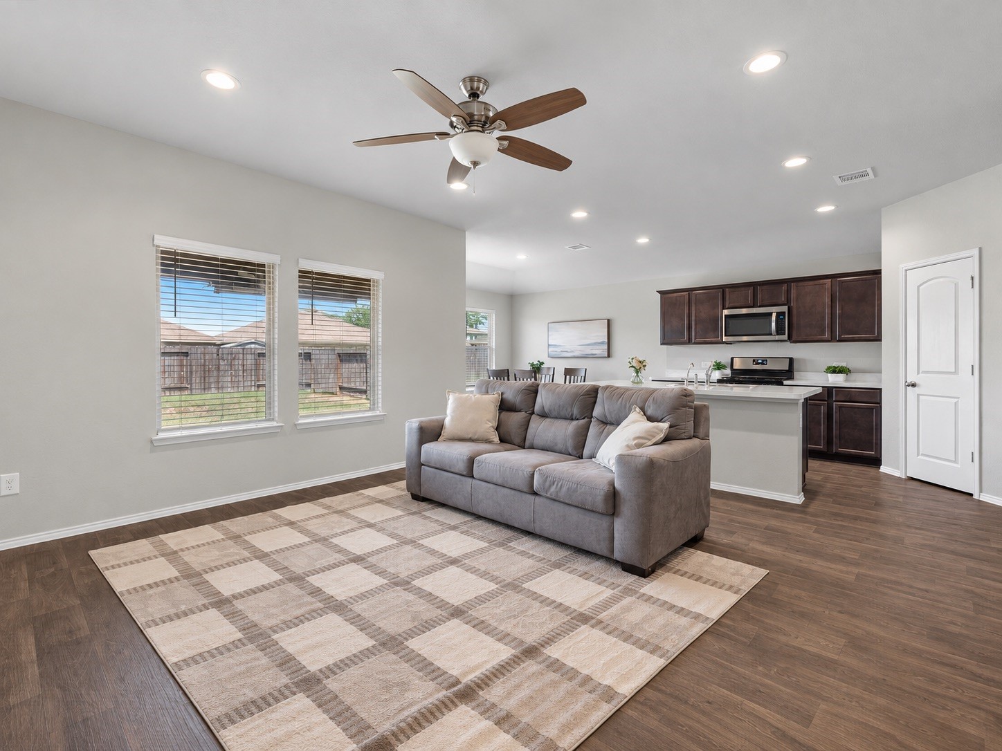 21151 Waze Lewis Drive Property Photo 4
