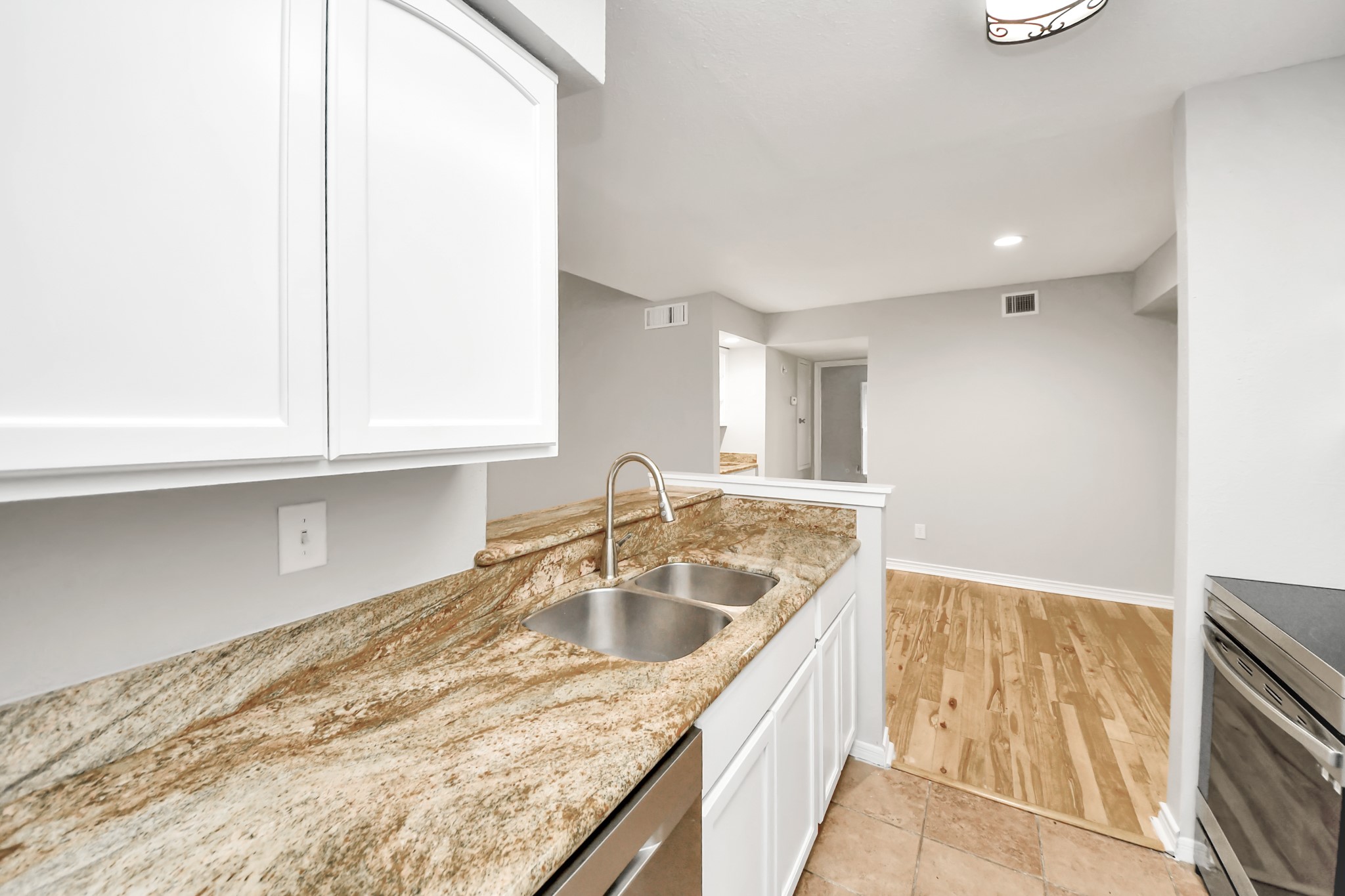 1818 Augusta Drive 8 Property Photo 22