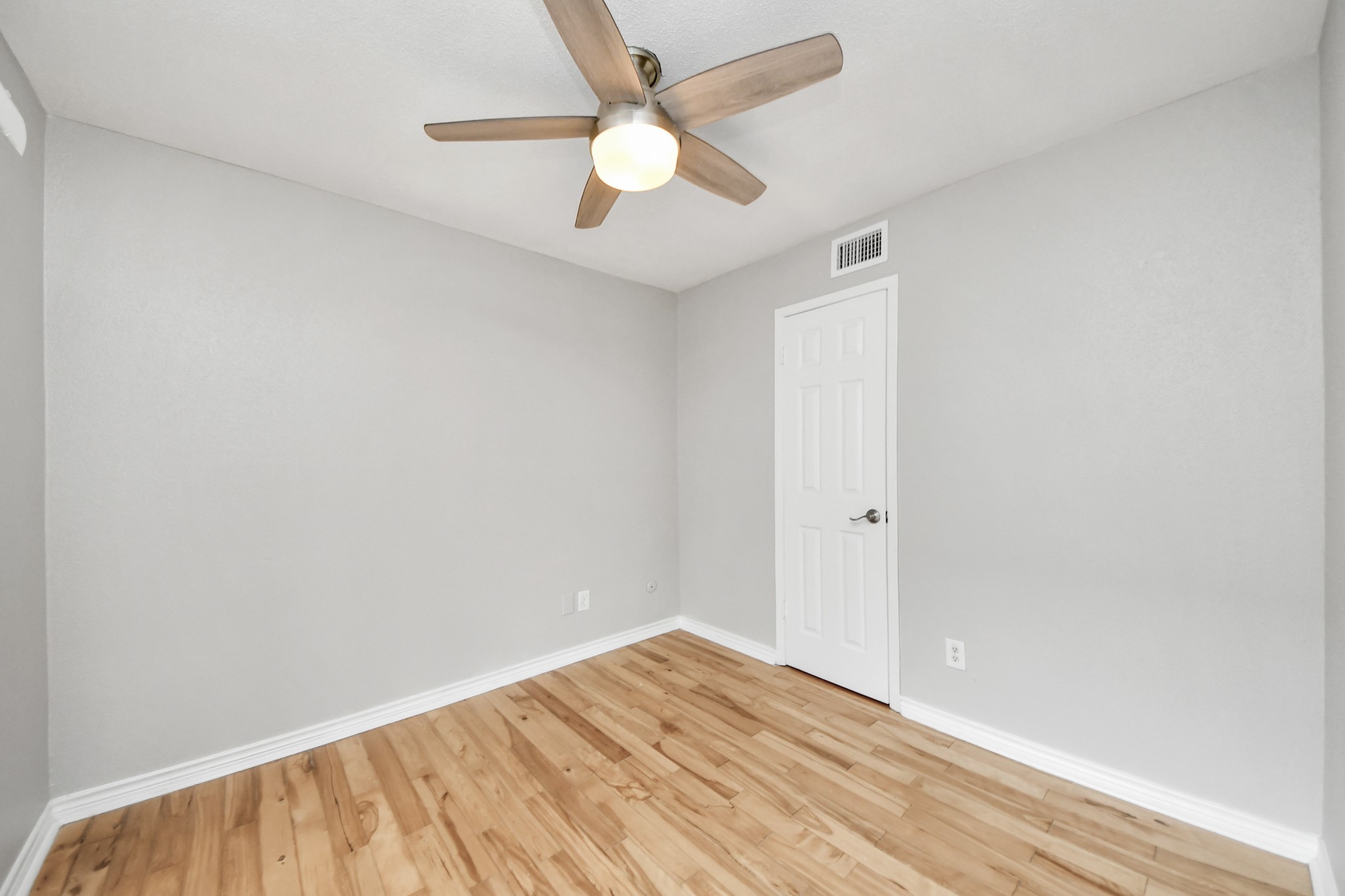1818 Augusta Drive 8 Property Photo 25