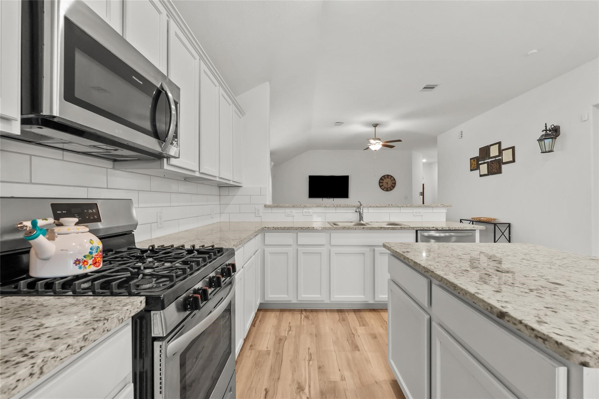 4331 Oakdale Mist Drive Property Photo 14