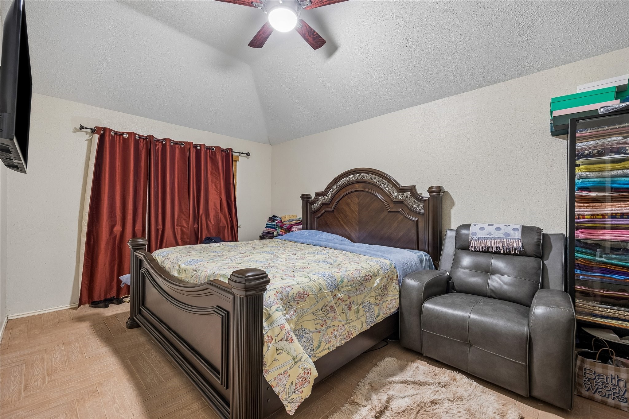 8606 Green Cedar Drive Property Photo 4