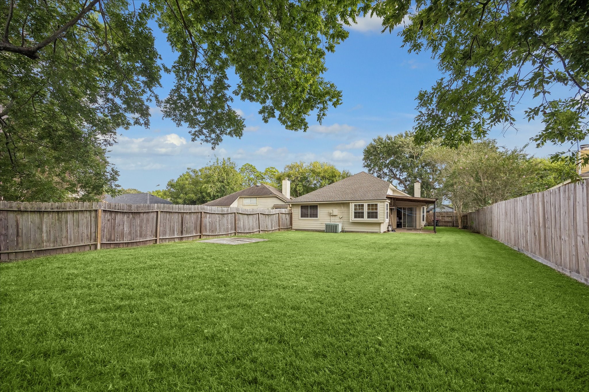 8606 Green Cedar Drive Property Photo 5