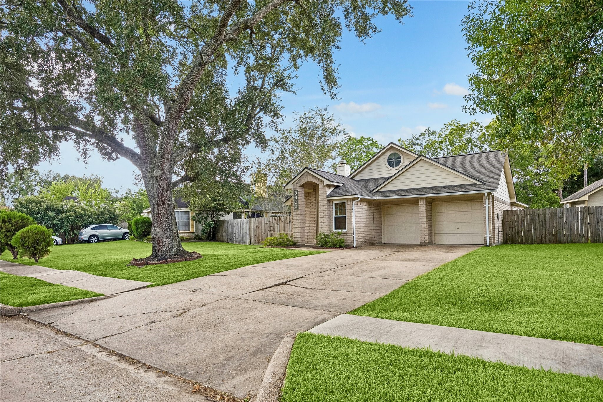 8606 Green Cedar Drive Property Photo 6