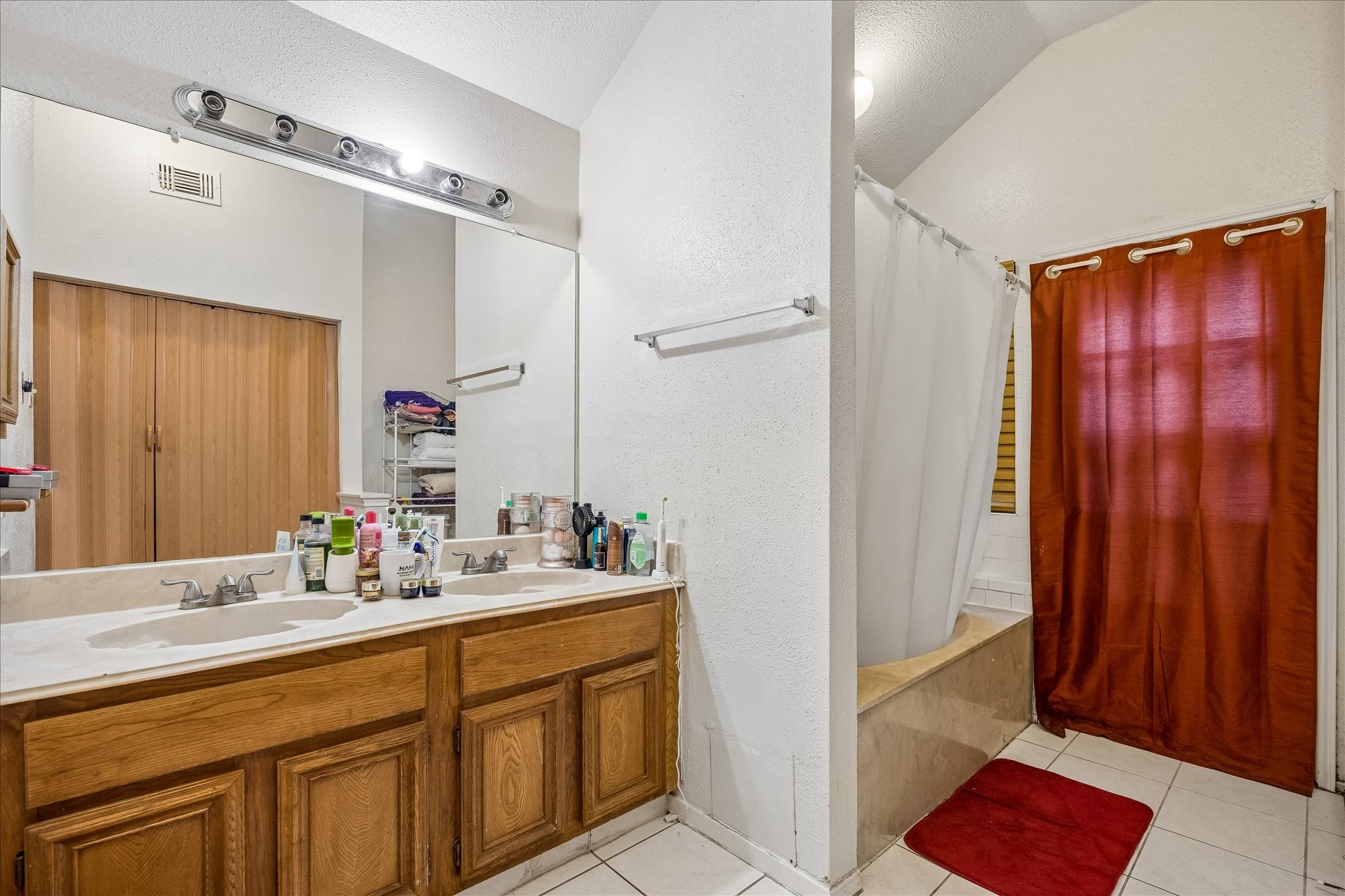 8606 Green Cedar Drive Property Photo 14