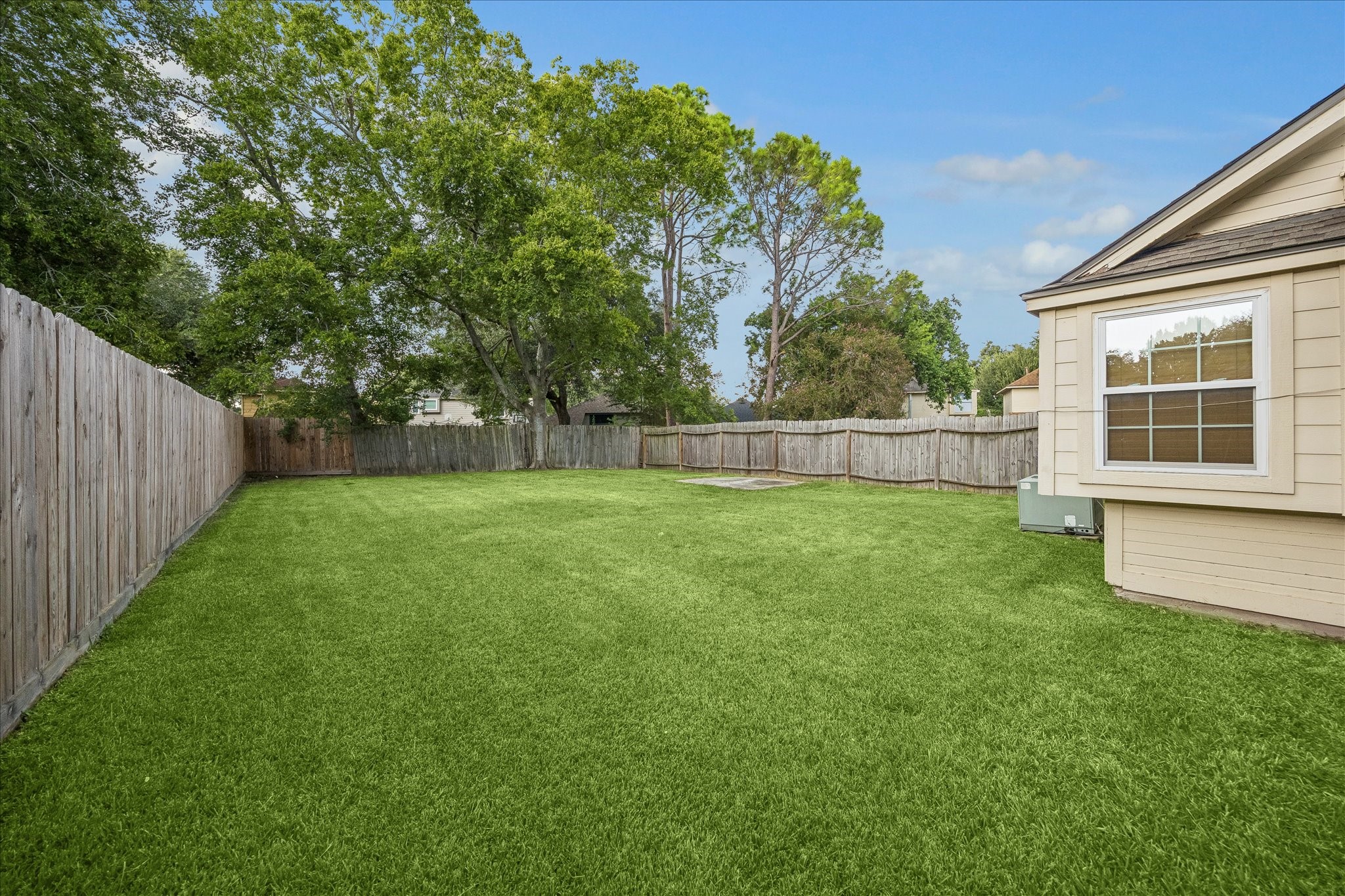 8606 Green Cedar Drive Property Photo 15