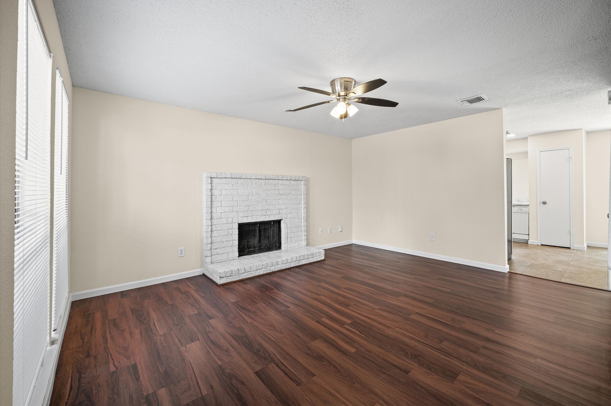 10011 Spring Place Drive Property Photo 4