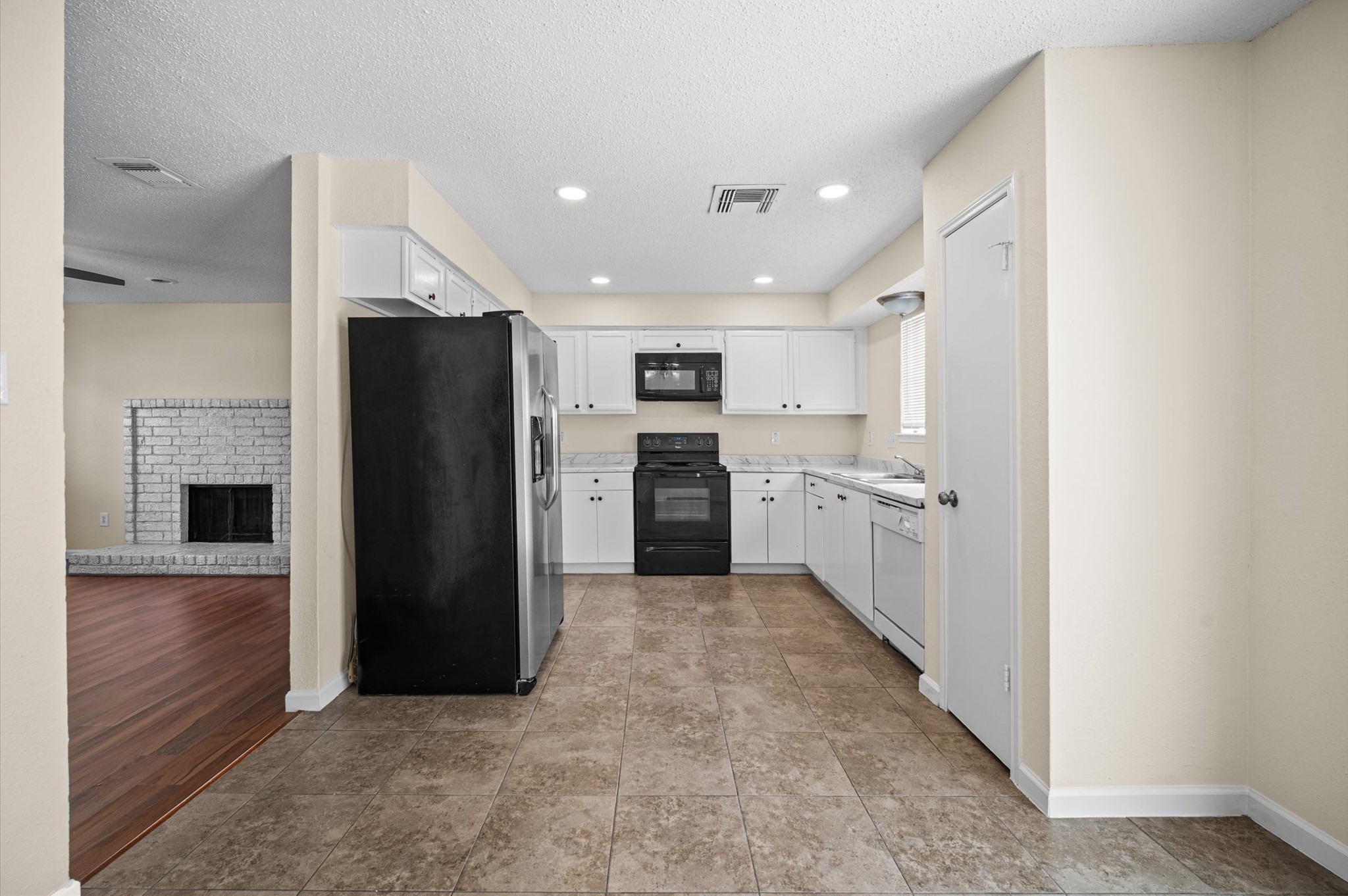10011 Spring Place Drive Property Photo 6