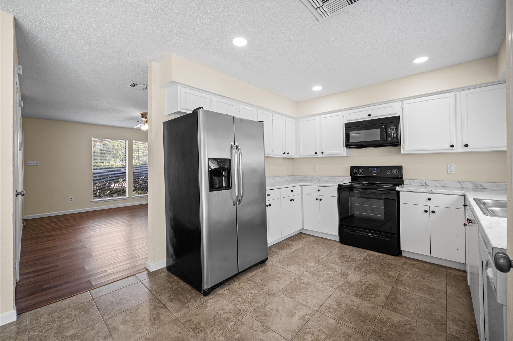 10011 Spring Place Drive Property Photo 7