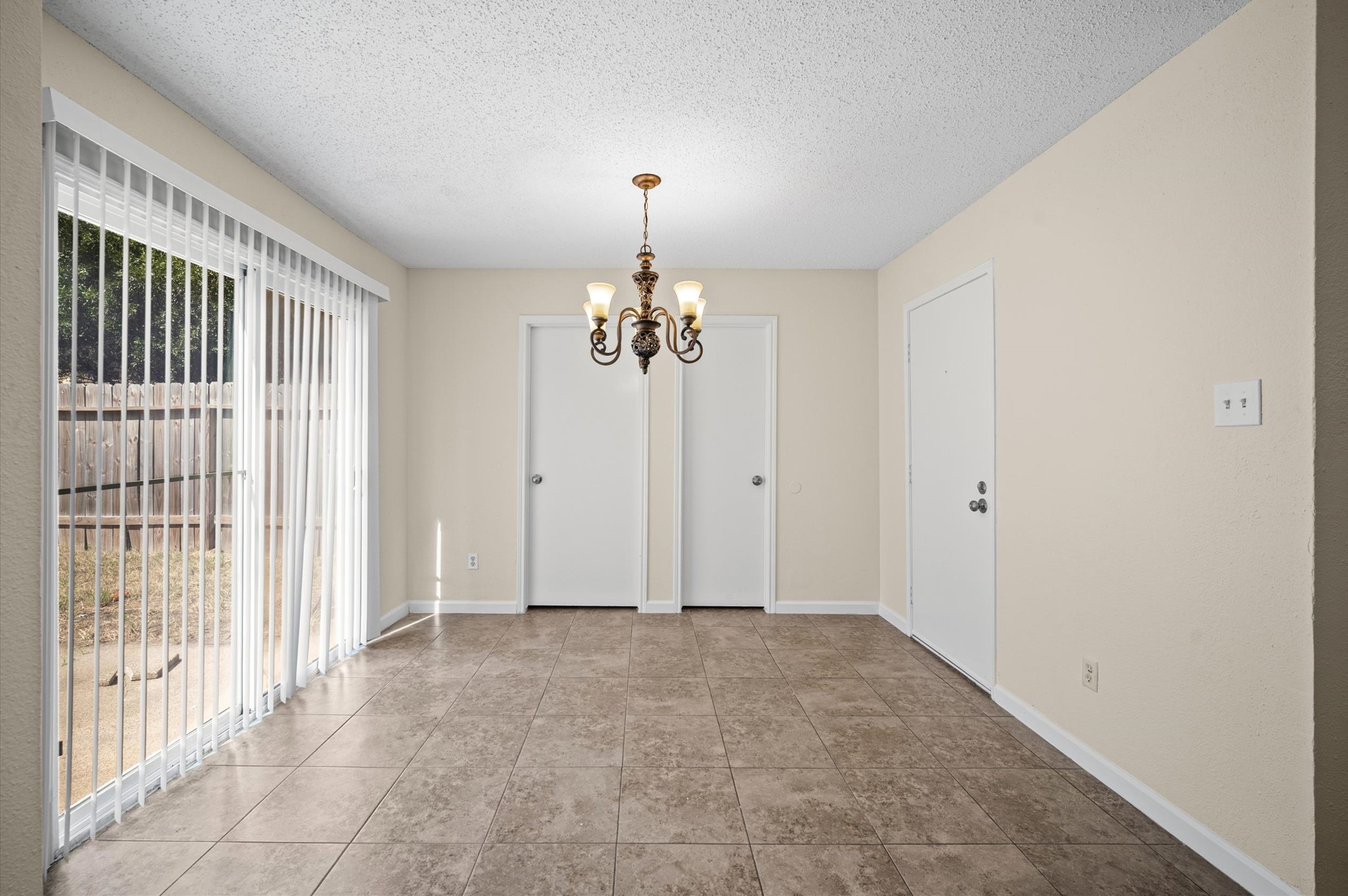 10011 Spring Place Drive Property Photo 9