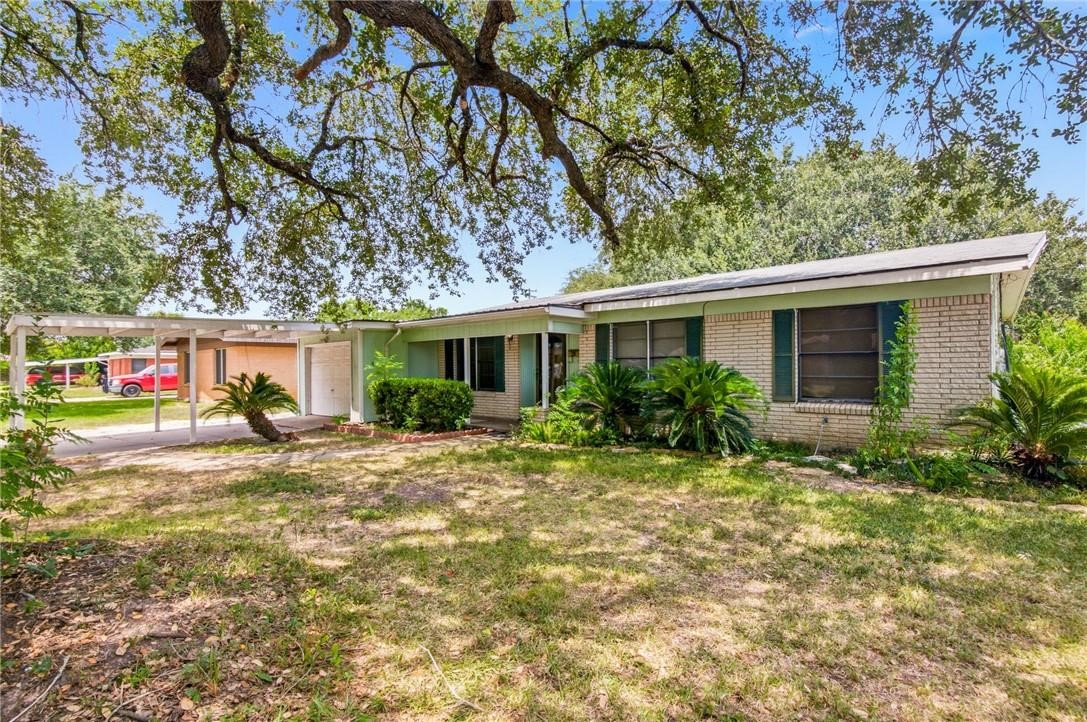 2302 E Rosebud Avenue Property Photo 1