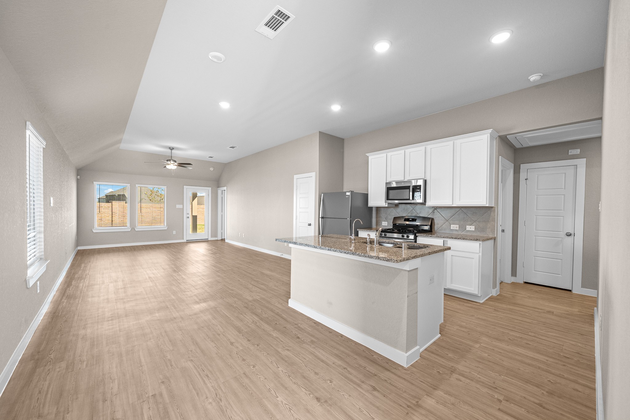 8154 Royal Breeze Drive Property Photo 7