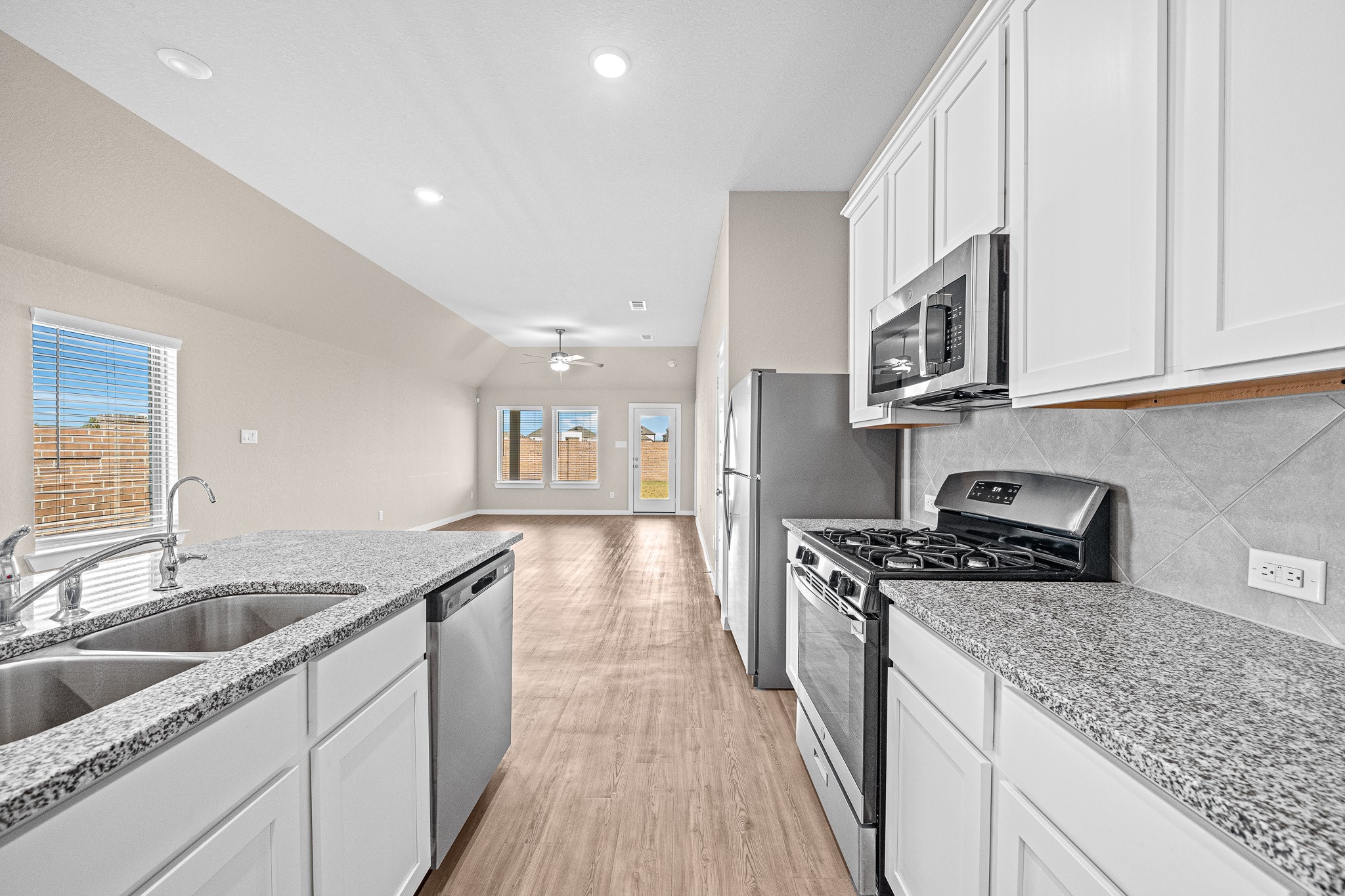 8154 Royal Breeze Drive Property Photo 9