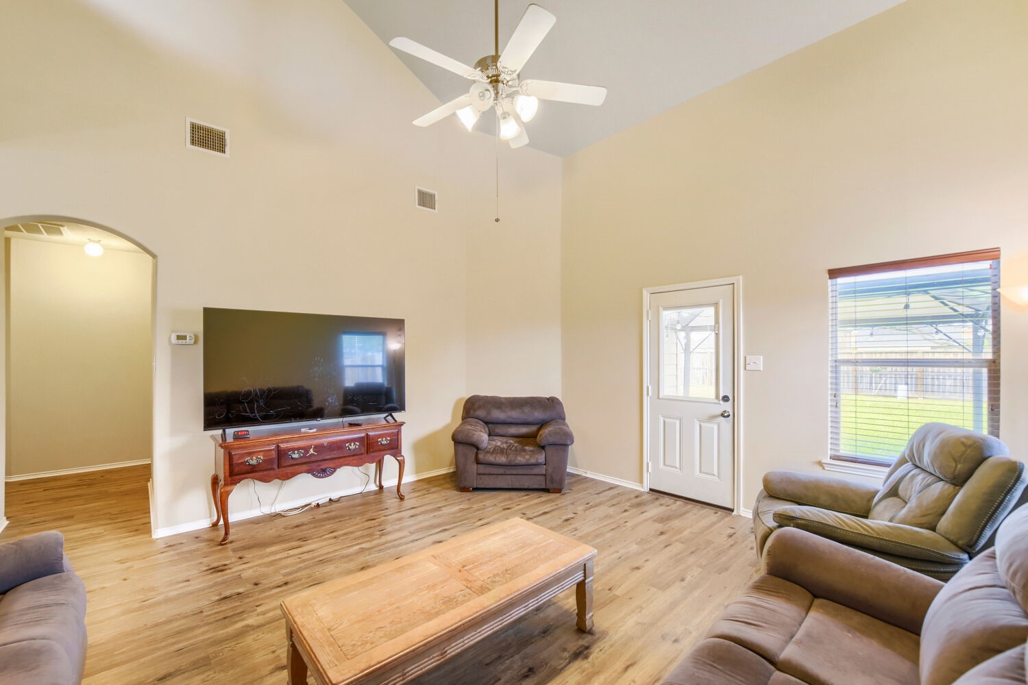 631 Honeysuckle Vine Drive Property Photo 6