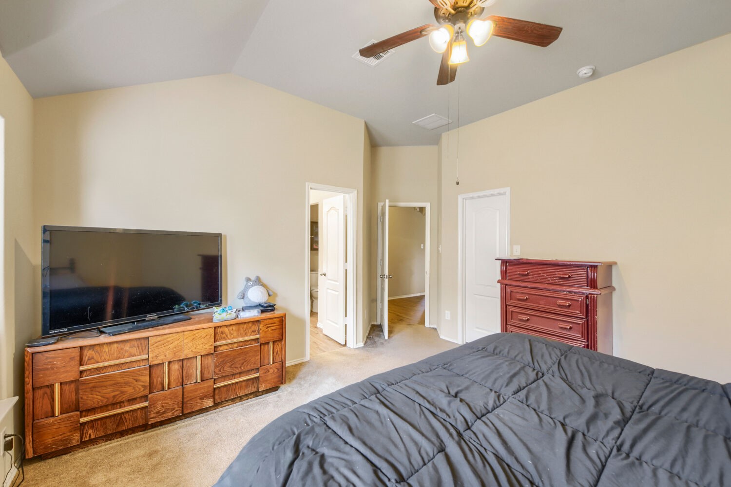 631 Honeysuckle Vine Drive Property Photo 15