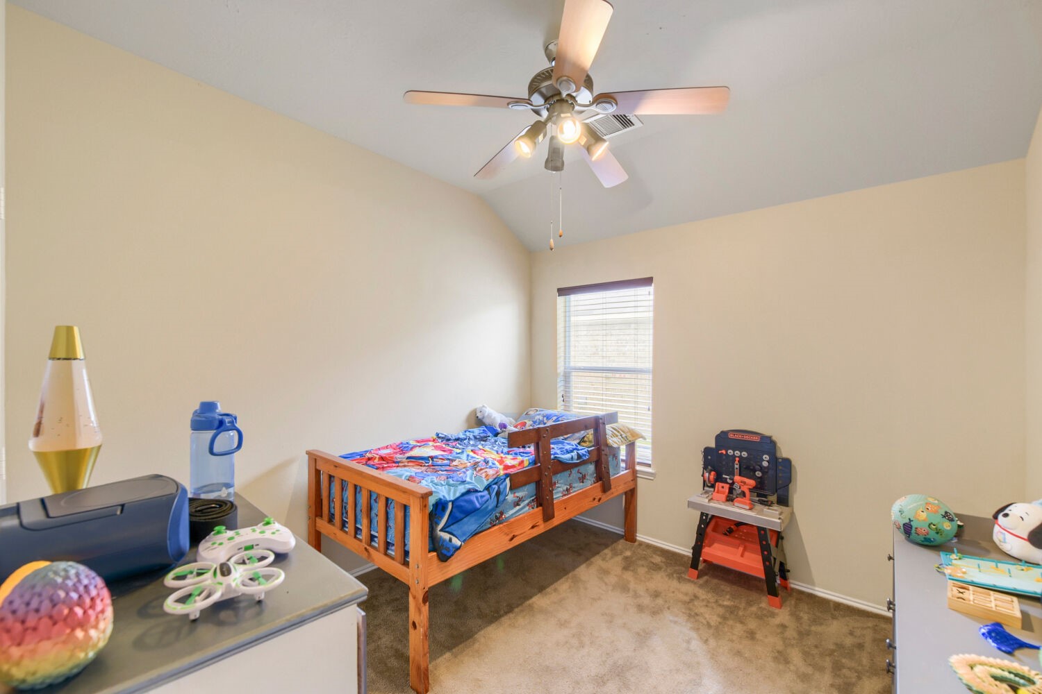 631 Honeysuckle Vine Drive Property Photo 18
