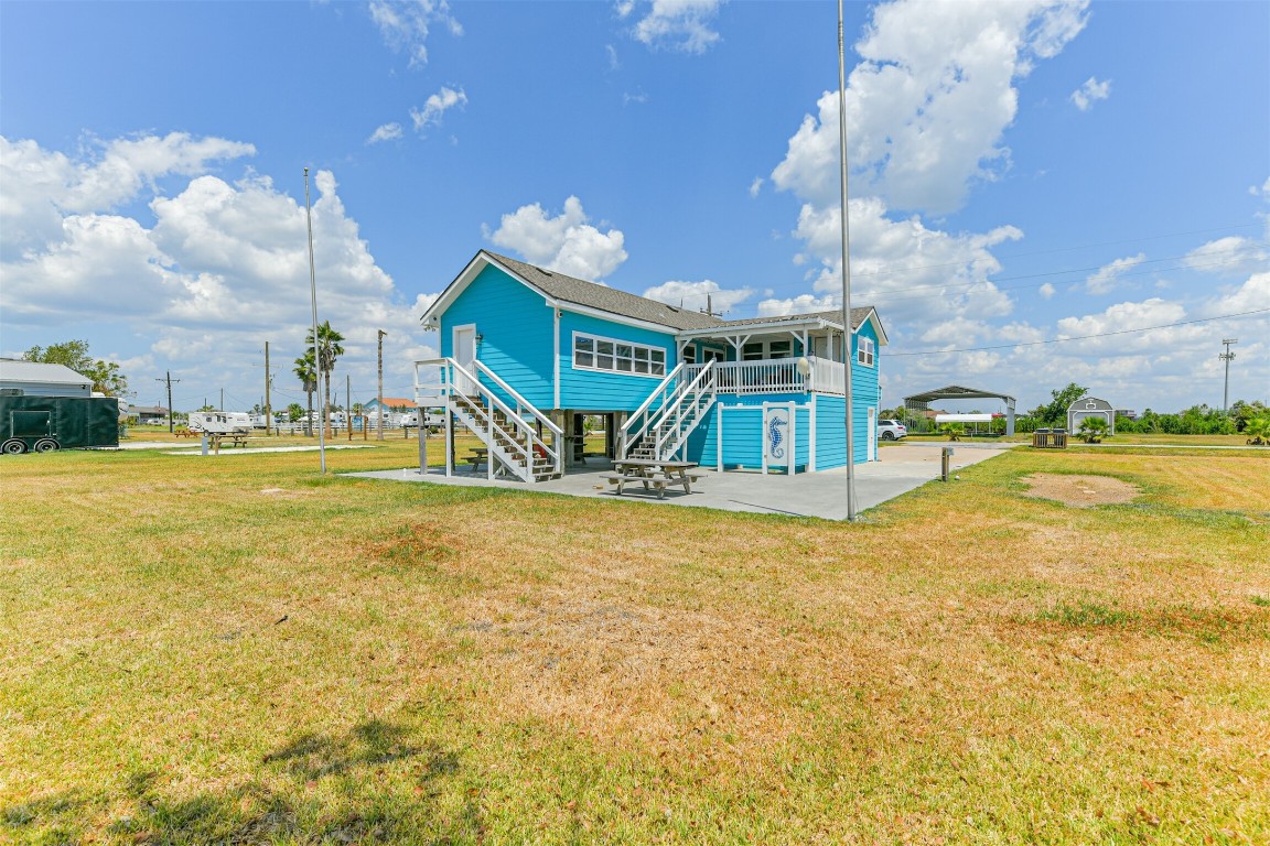 1041 N Monkhouse Drive Property Photo 3
