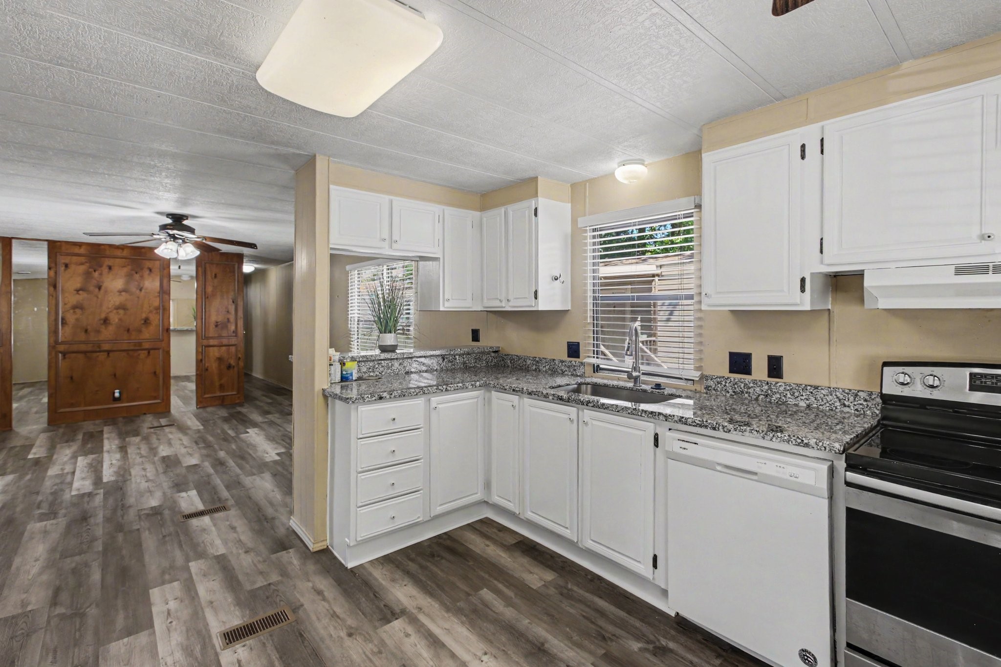 14351 W Ravine Run Property Photo 5
