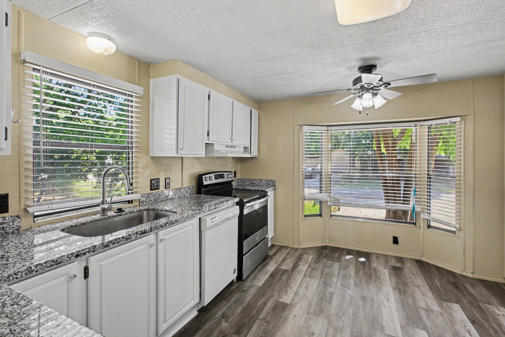 14351 W Ravine Run Property Photo 7