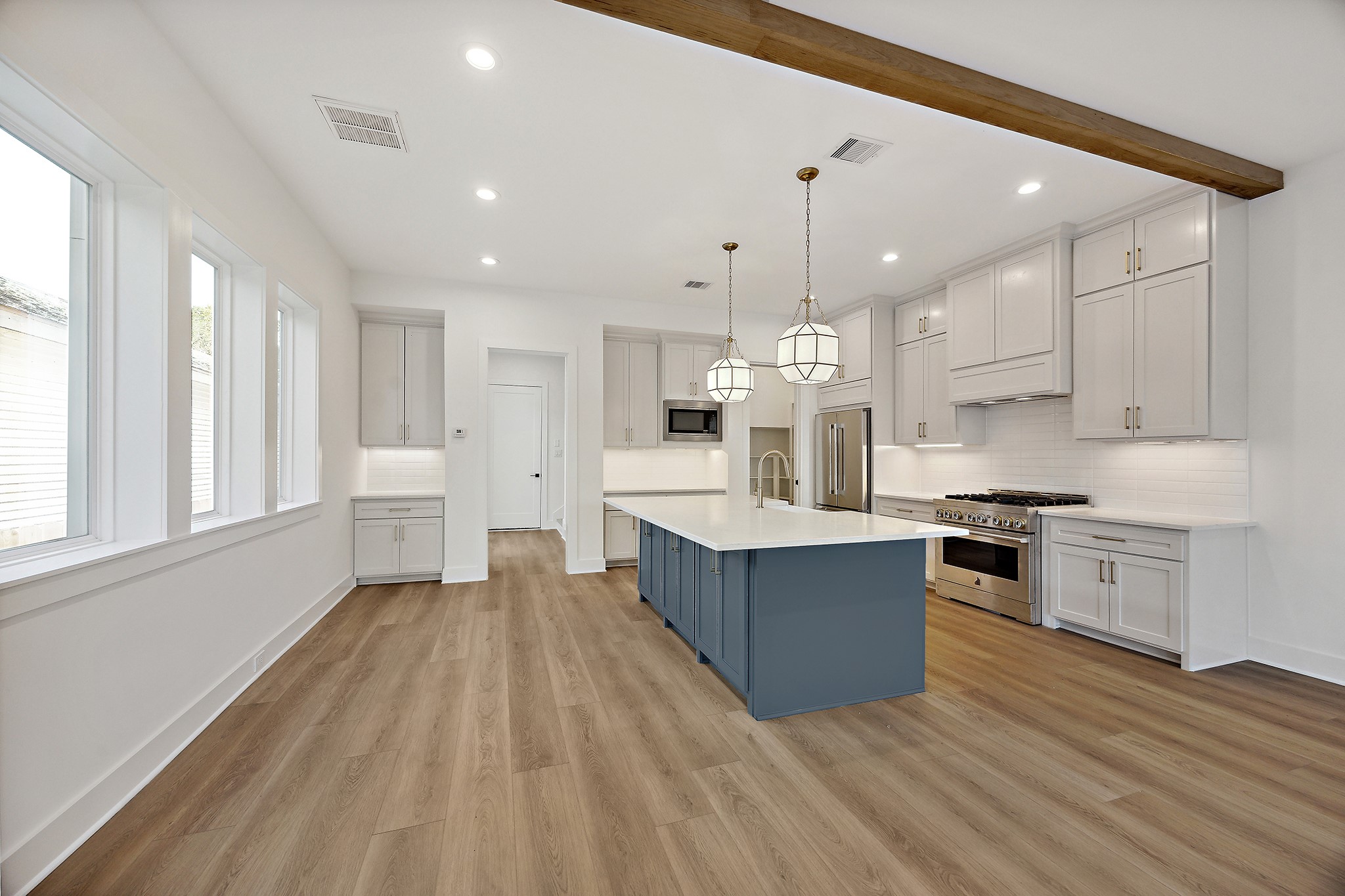 1203 E 27th Street Property Photo 4