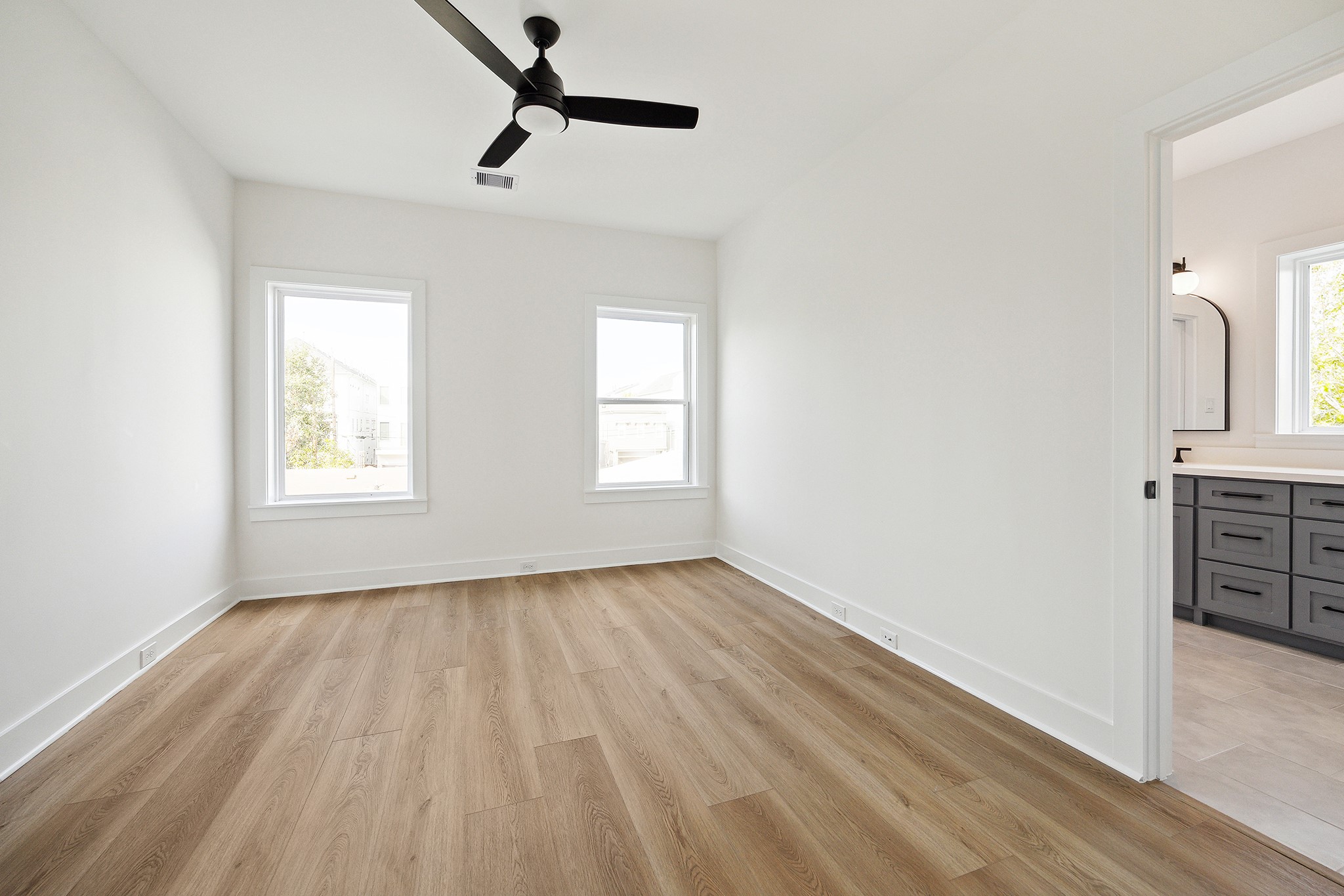 1203 E 27th Street Property Photo 15