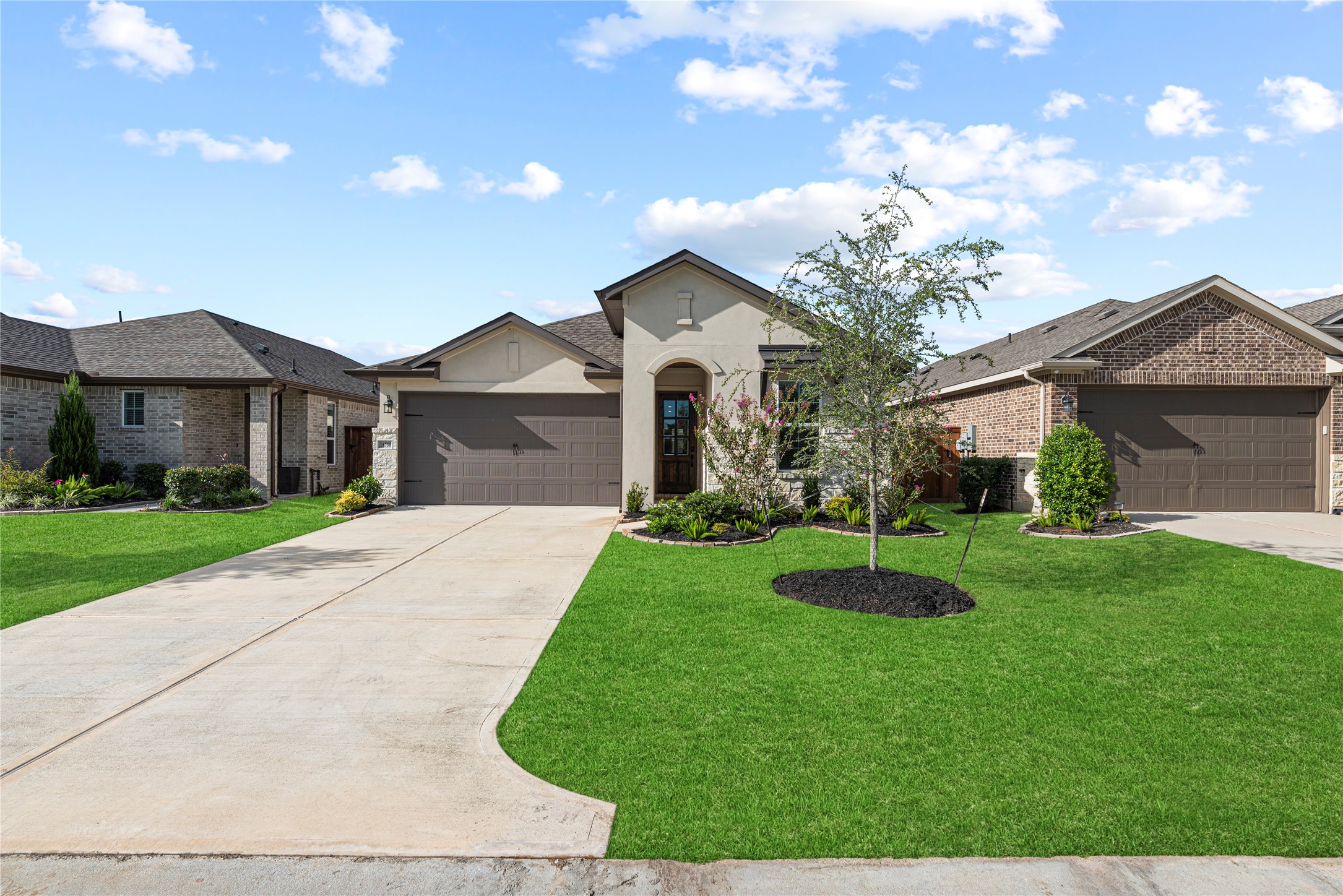 18730 Sweetwater Springs Drive Property Photo 2