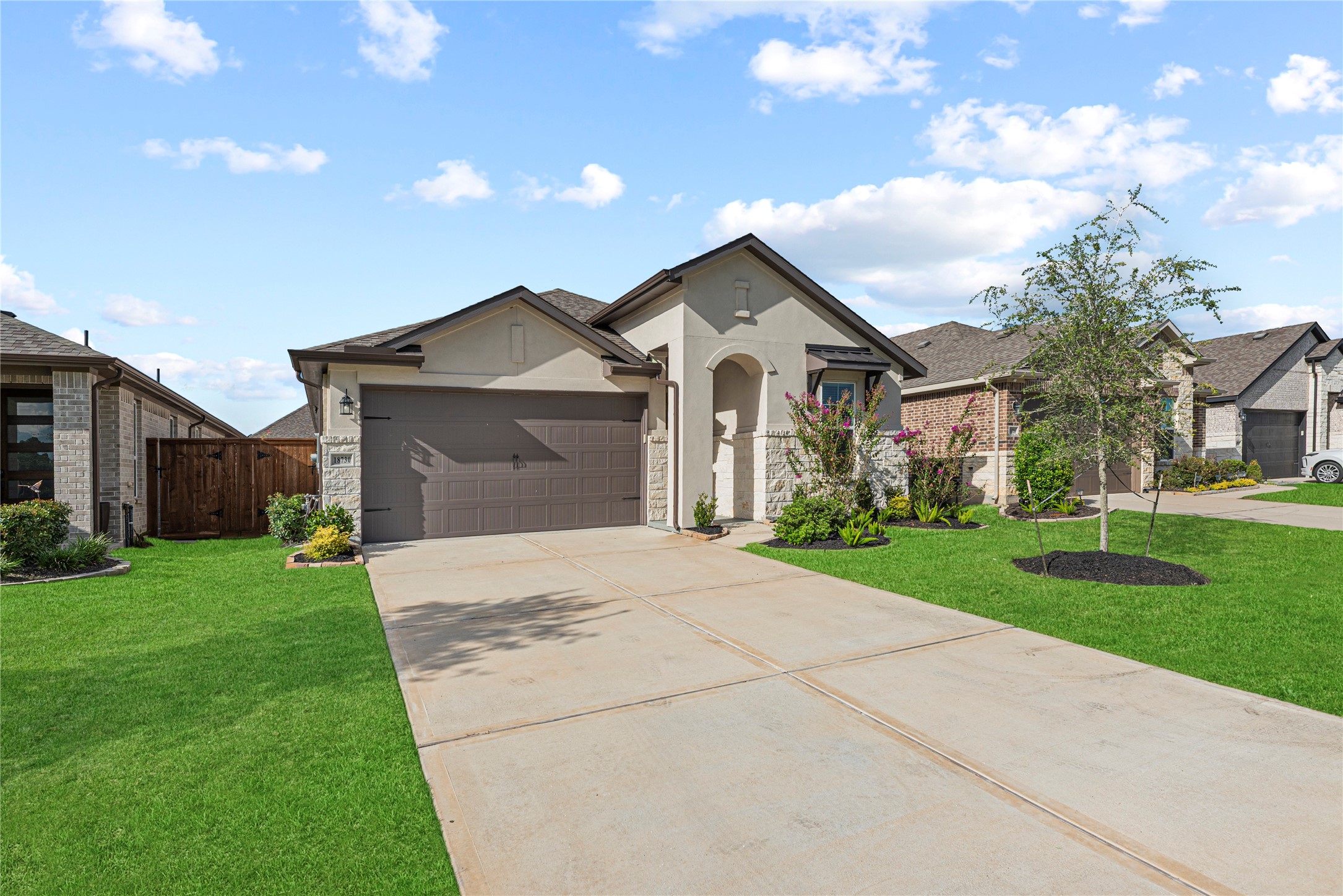 18730 Sweetwater Springs Drive Property Photo 3
