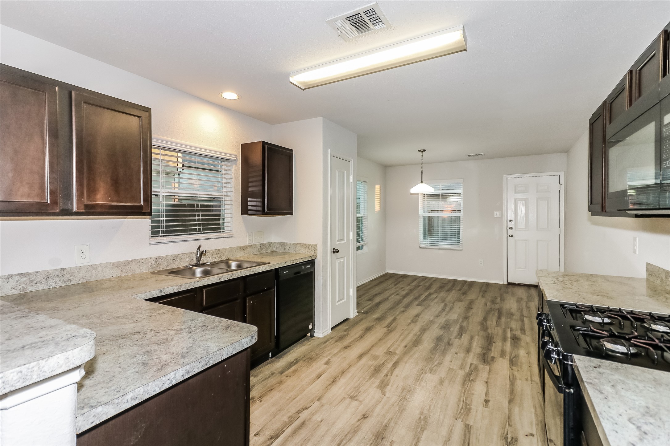 24202 Treviso Gardens Property Photo 3