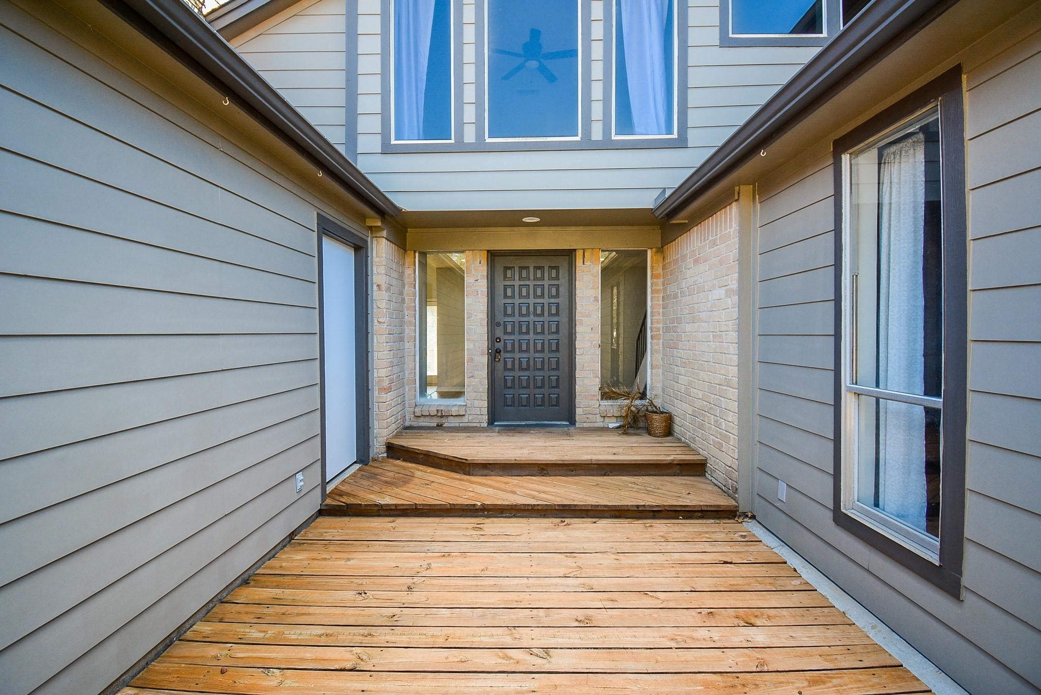 16505 Cornwall Street Property Photo 2