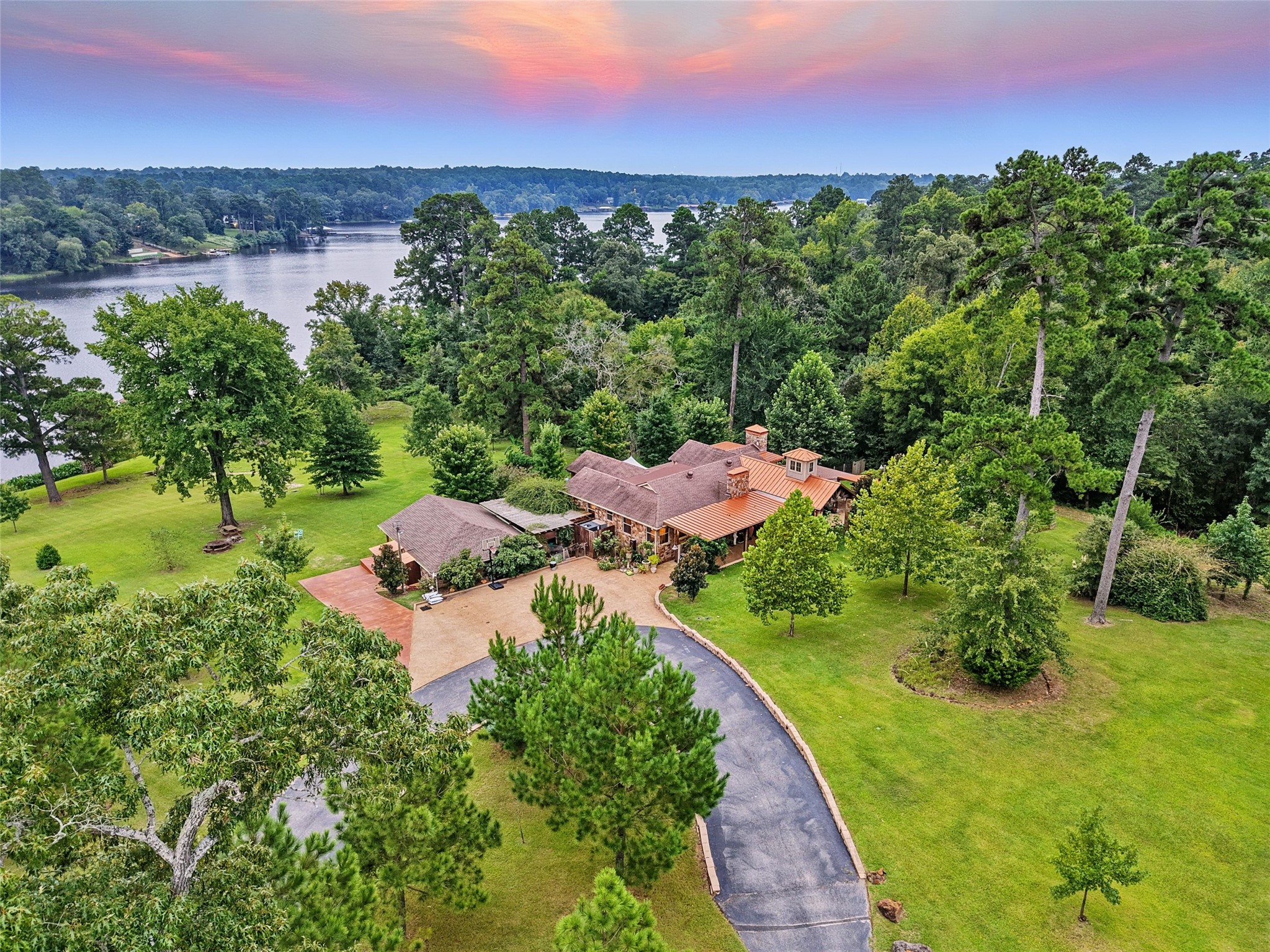 1803 Pine Hills Road Property Photo 1