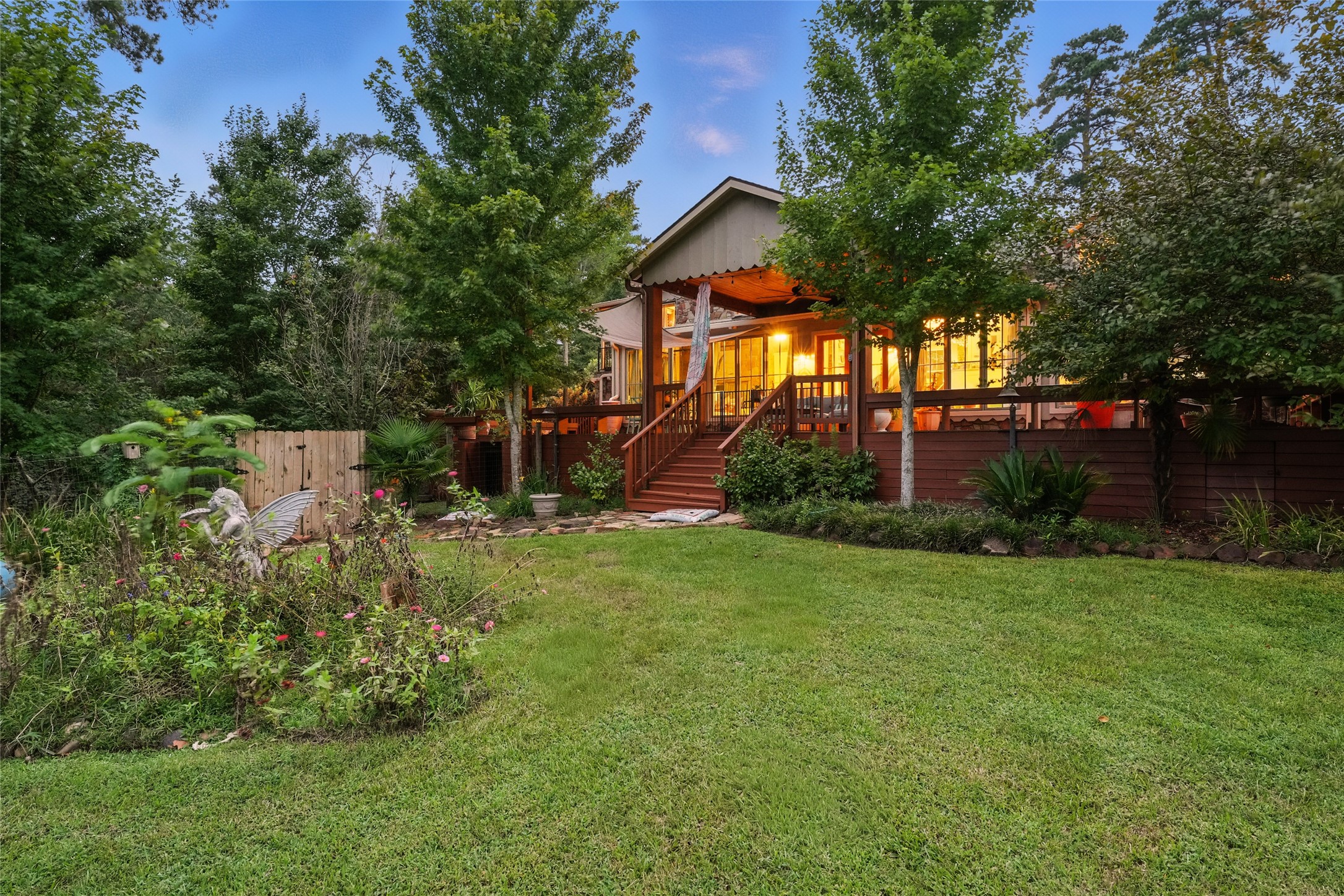 1803 Pine Hills Road Property Photo 4