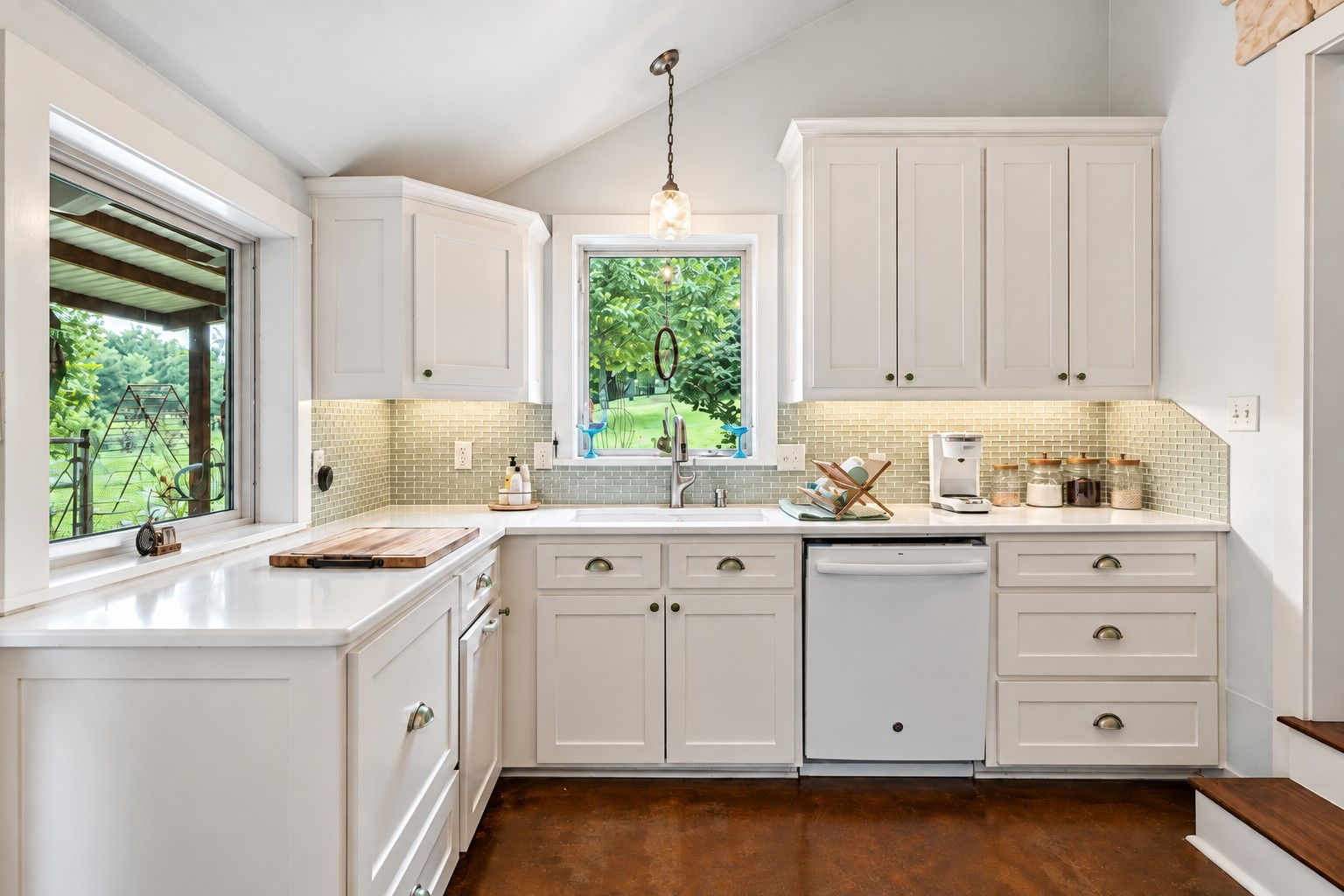1803 Pine Hills Road Property Photo 7