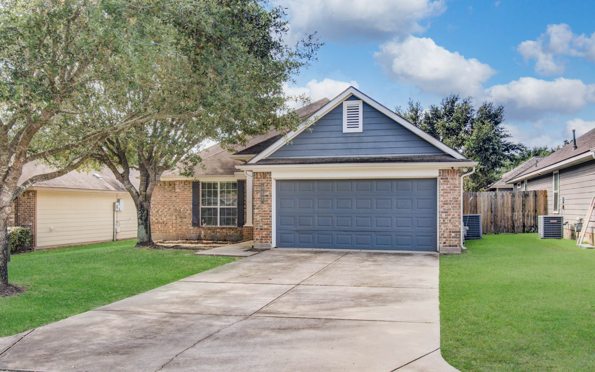 957 Oak Terrace Drive Property Photo