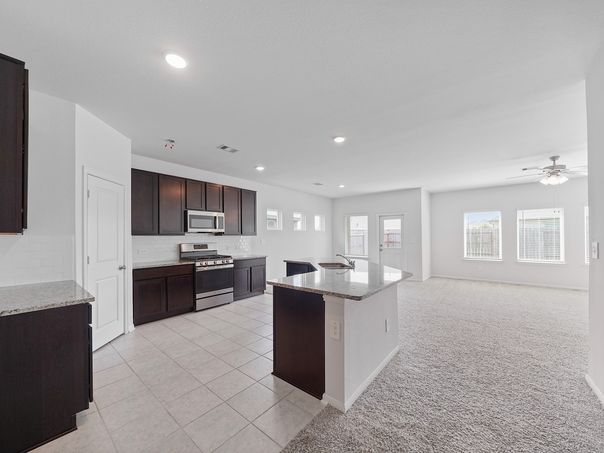 15102 Wiltshire Castle Ln Property Photo 3