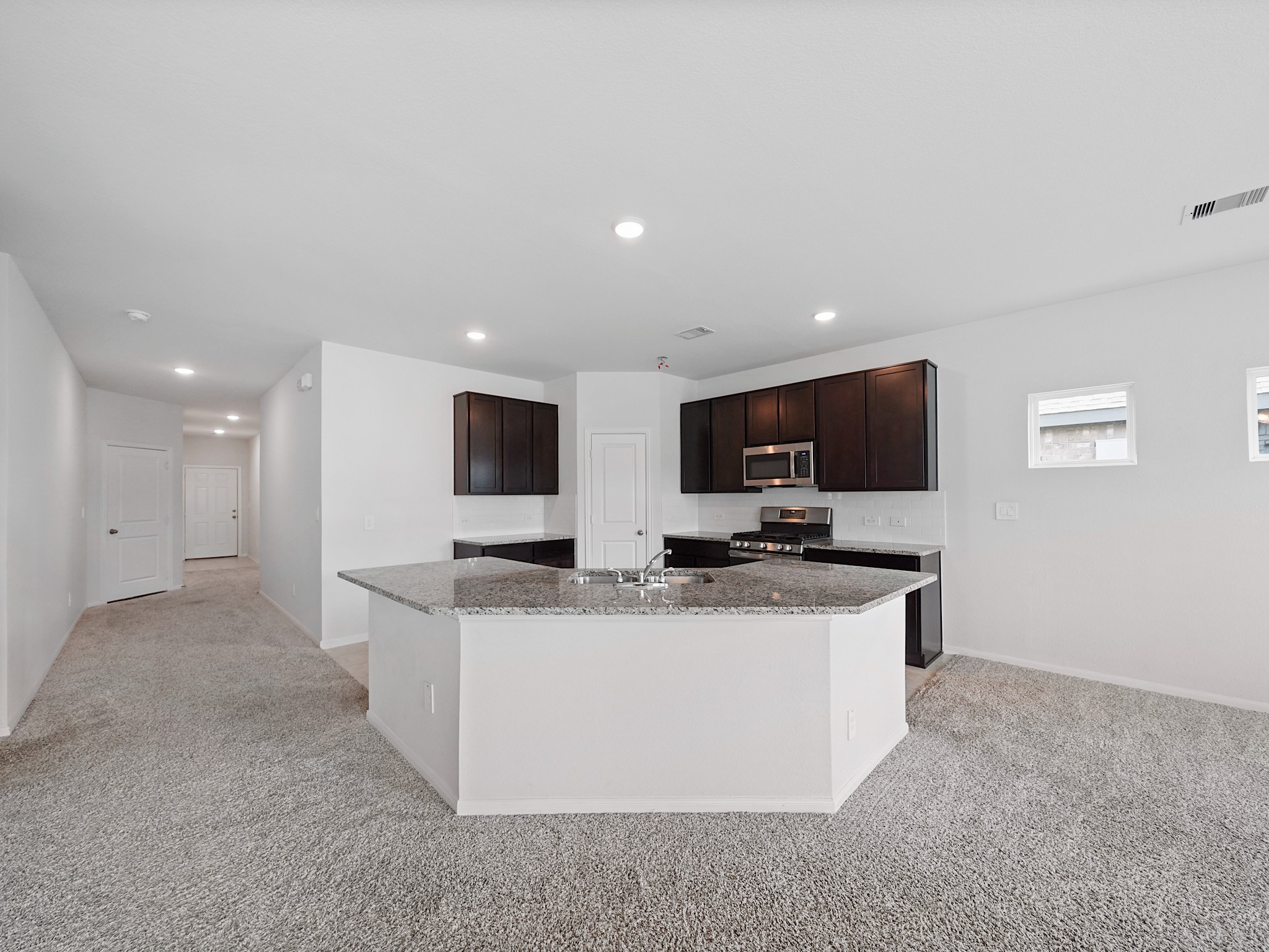 15102 Wiltshire Castle Ln Property Photo 4