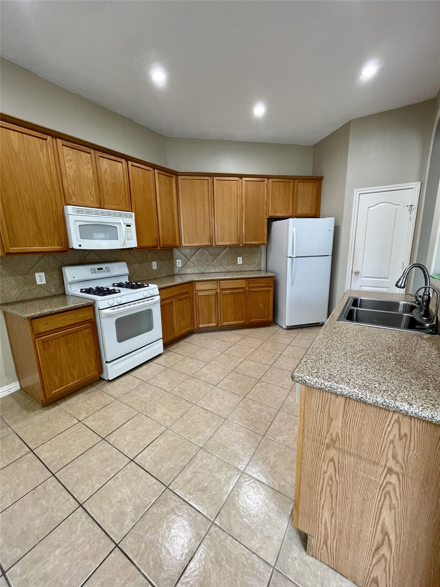 23907 Hackberry Creek Drive Property Photo 9