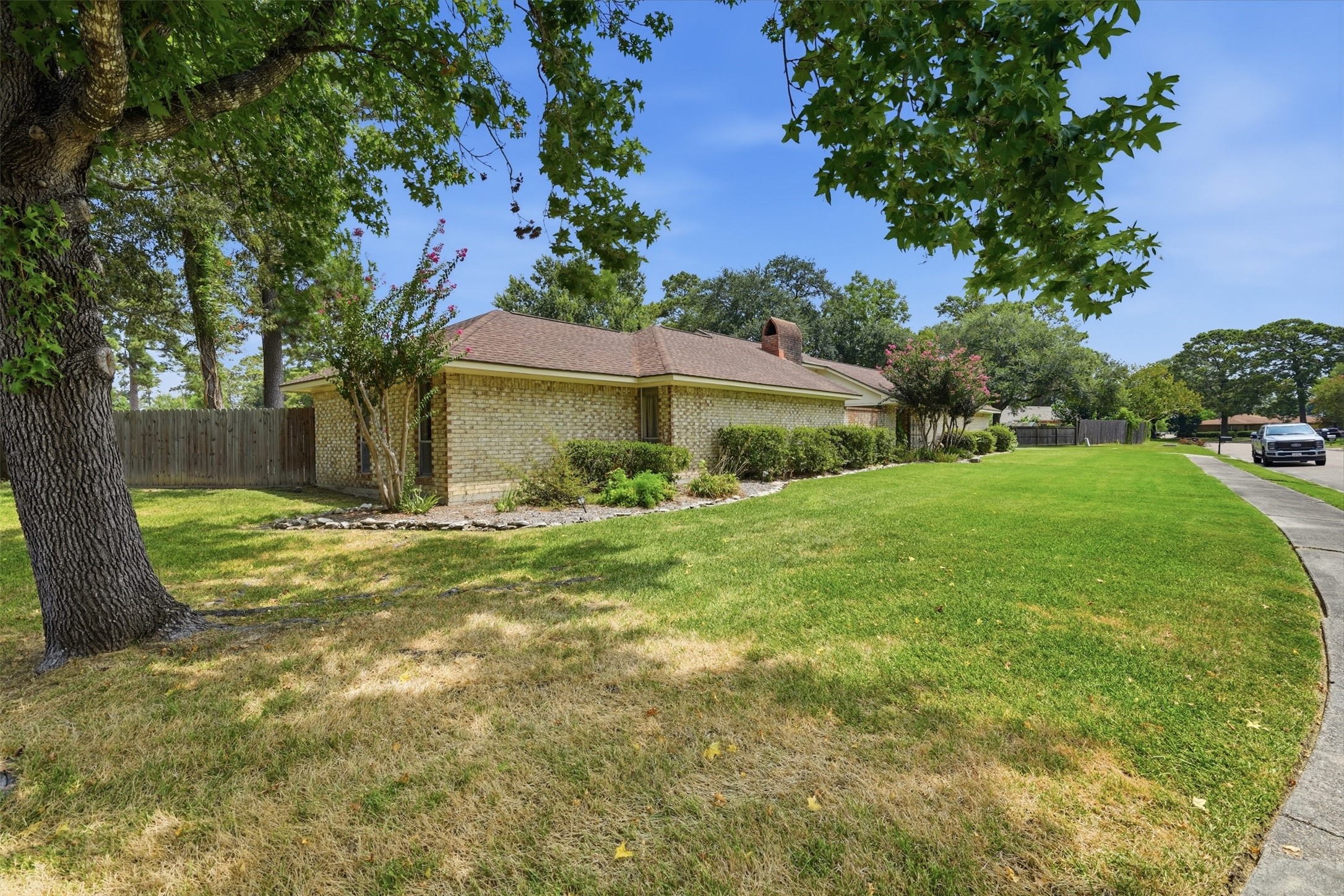 3508 Camelot Street Property Photo 3