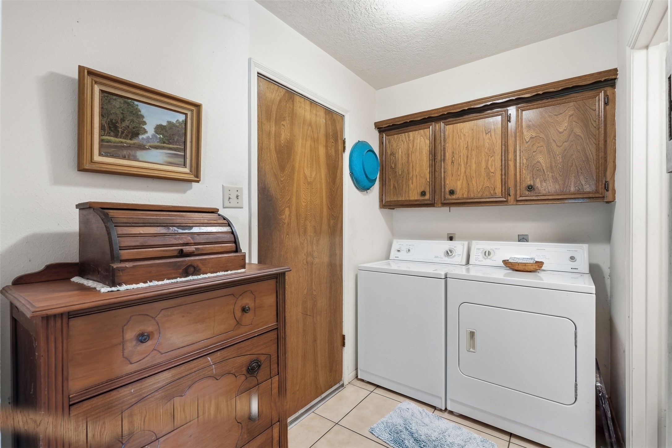3508 Camelot Street Property Photo 24