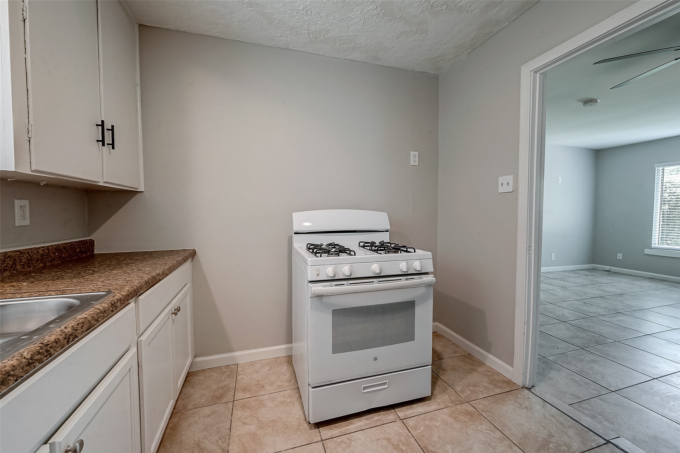 7621 Sundown Drive Property Photo 11