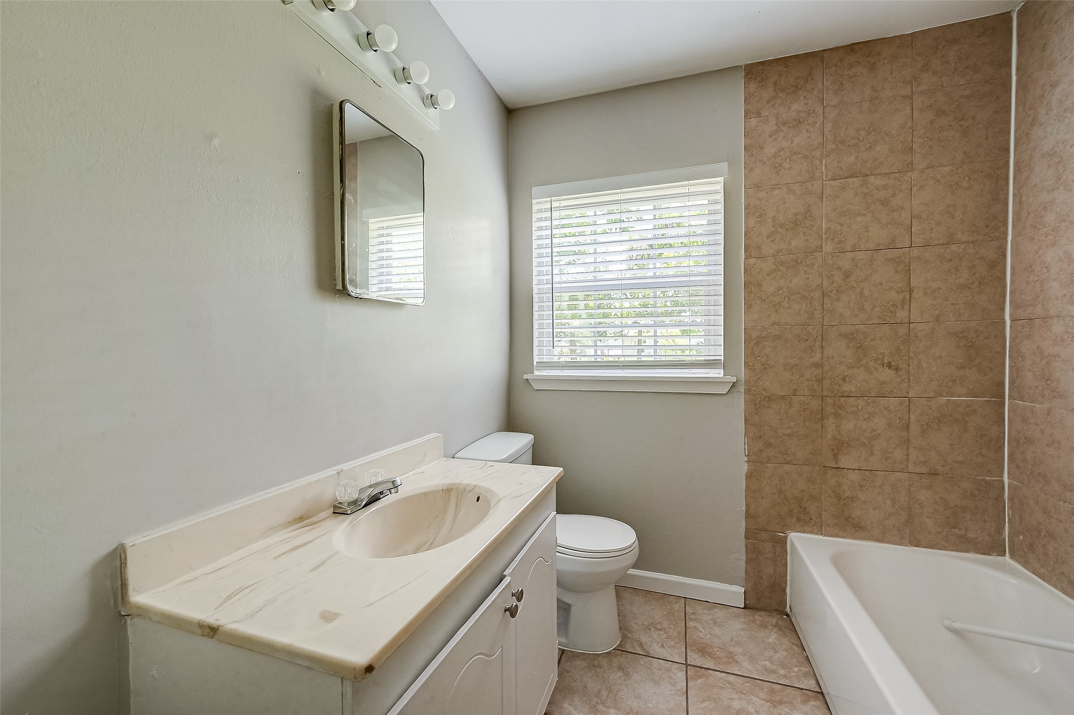 7621 Sundown Drive Property Photo 14