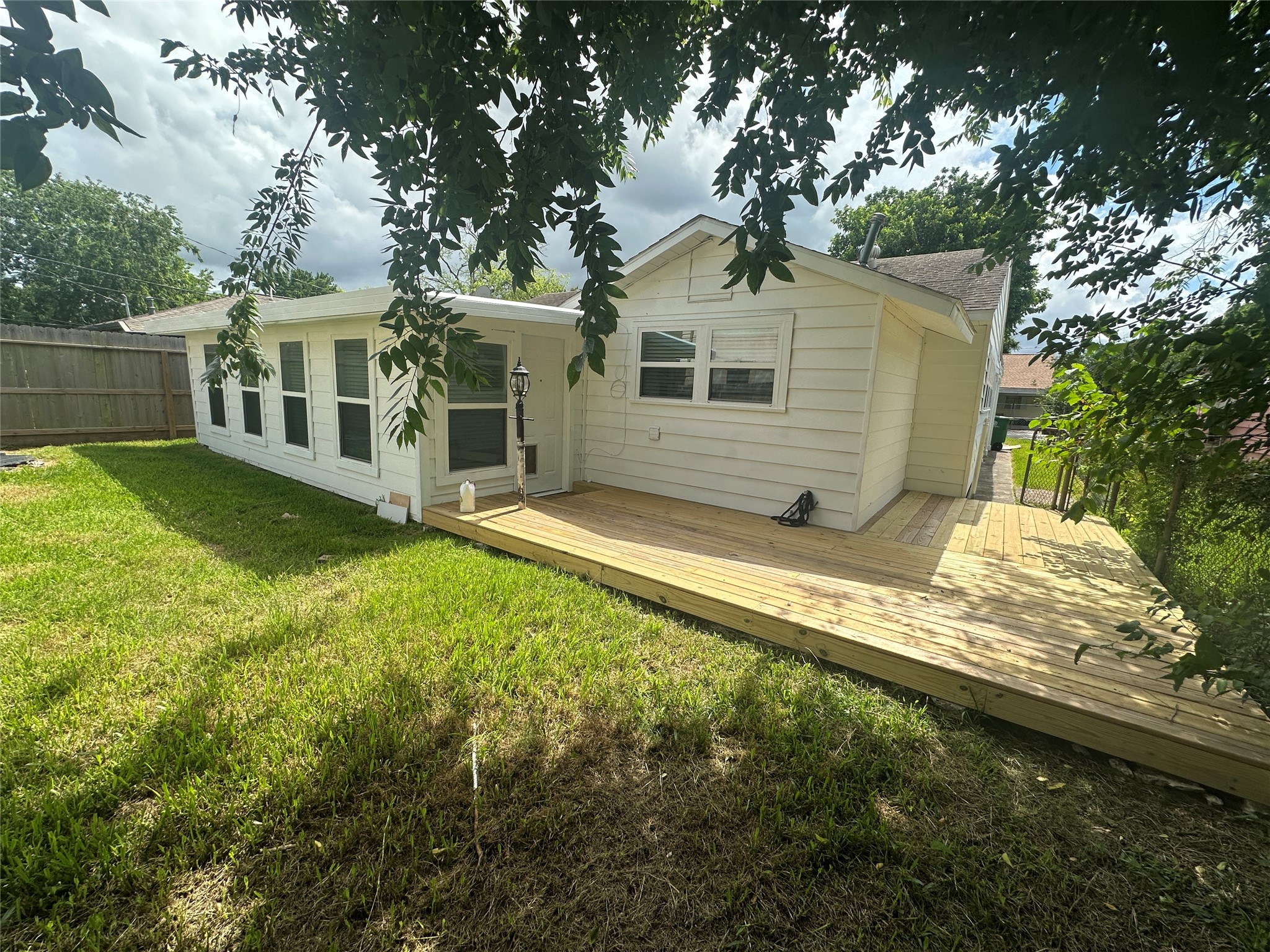 1606 Walton Street Property Photo 10