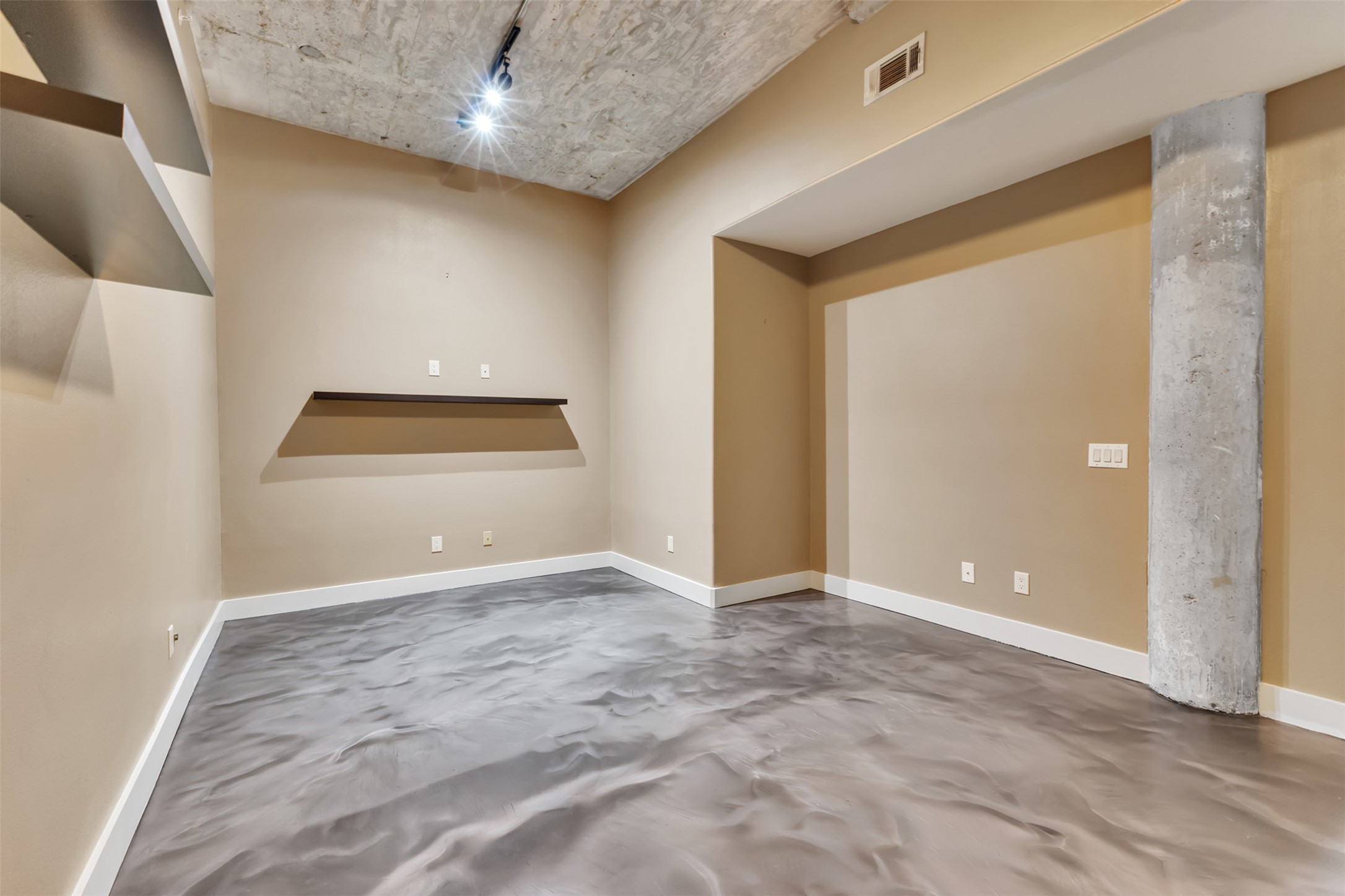 2323 Polk Street 205 Property Photo 7
